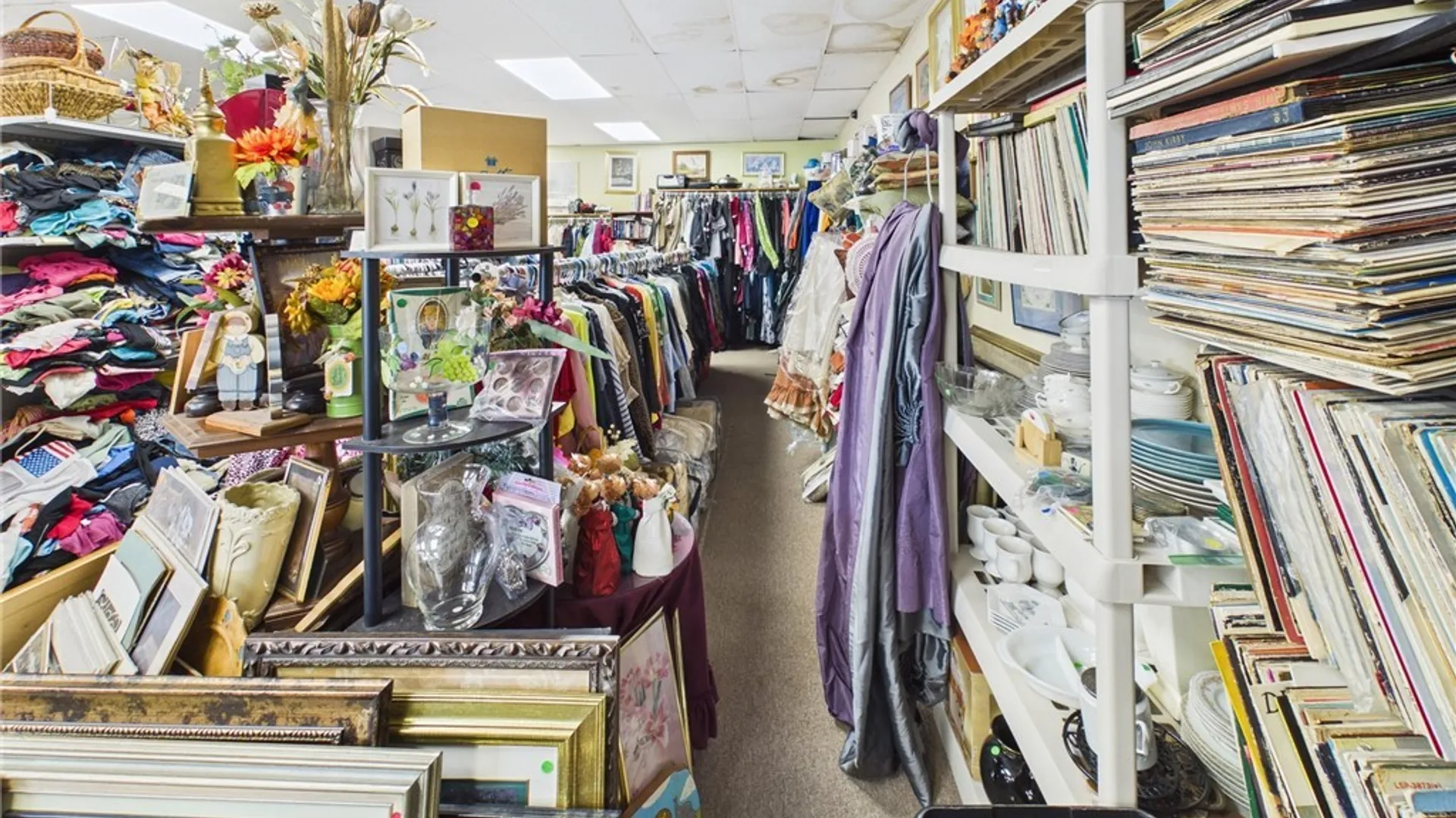 Property at 8656 Buffalo Avenue, Niagara Falls, NY 14304 14