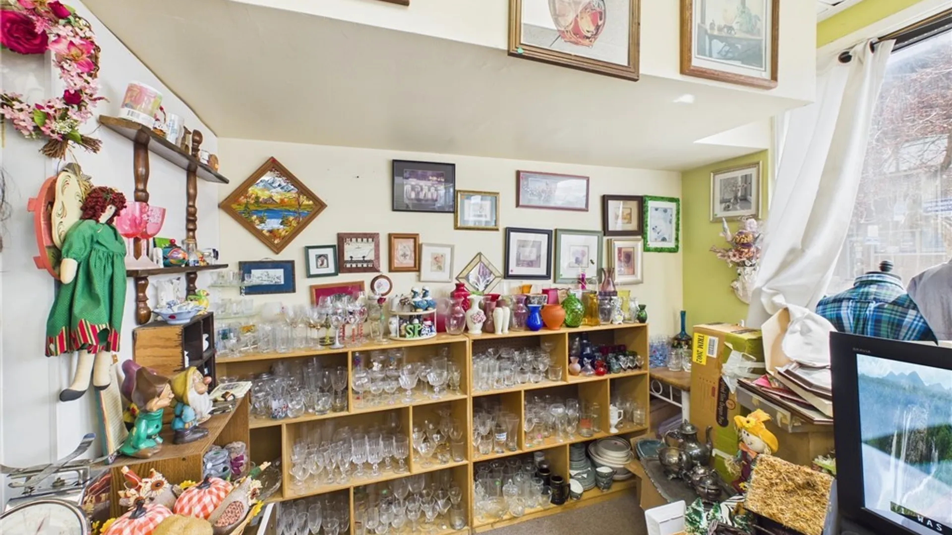 Property at 8656 Buffalo Avenue, Niagara Falls, NY 14304 19