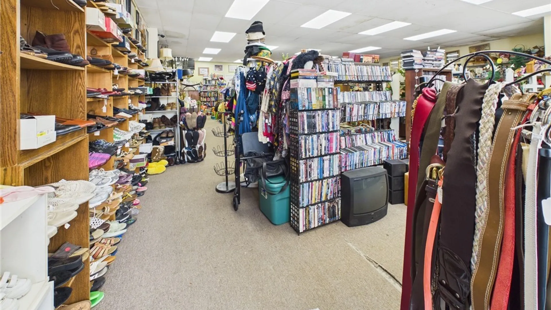 Property at 8656 Buffalo Avenue, Niagara Falls, NY 14304 8