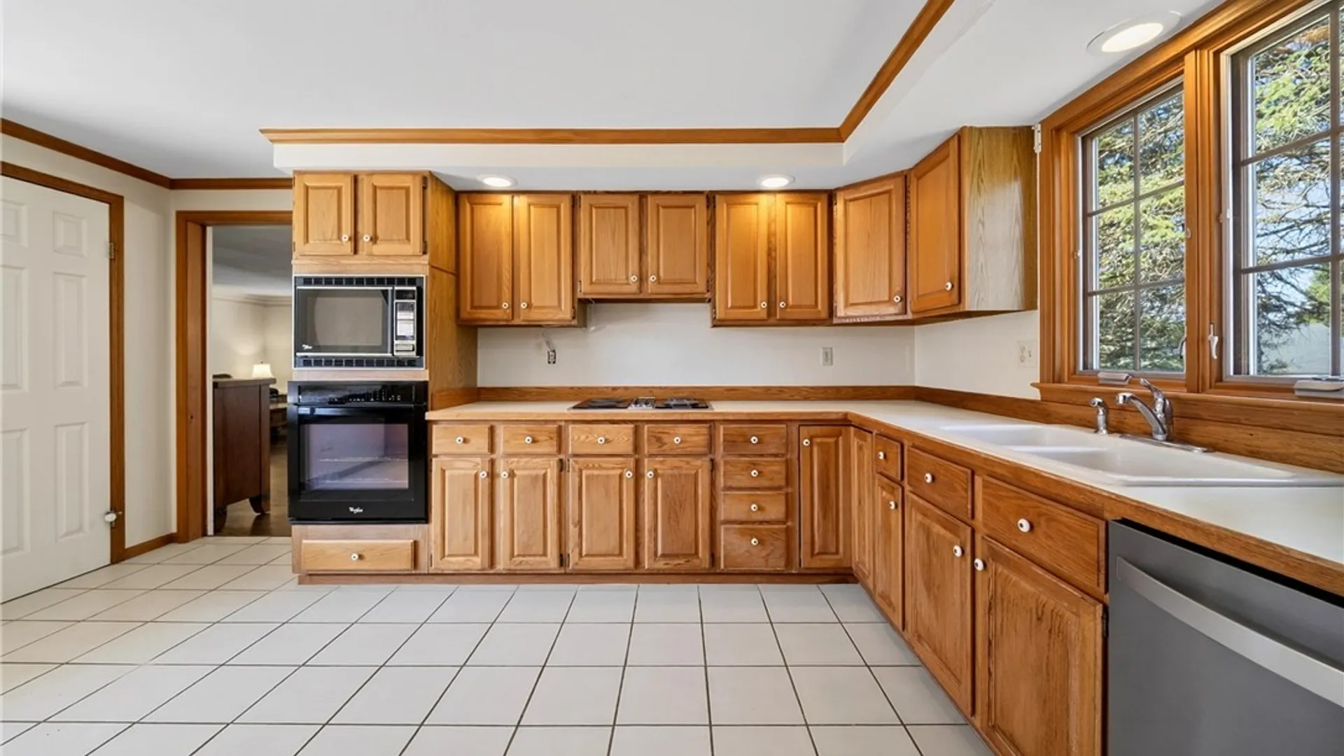 Property at 8300 Decoy Run, Manlius, NY 13104 16