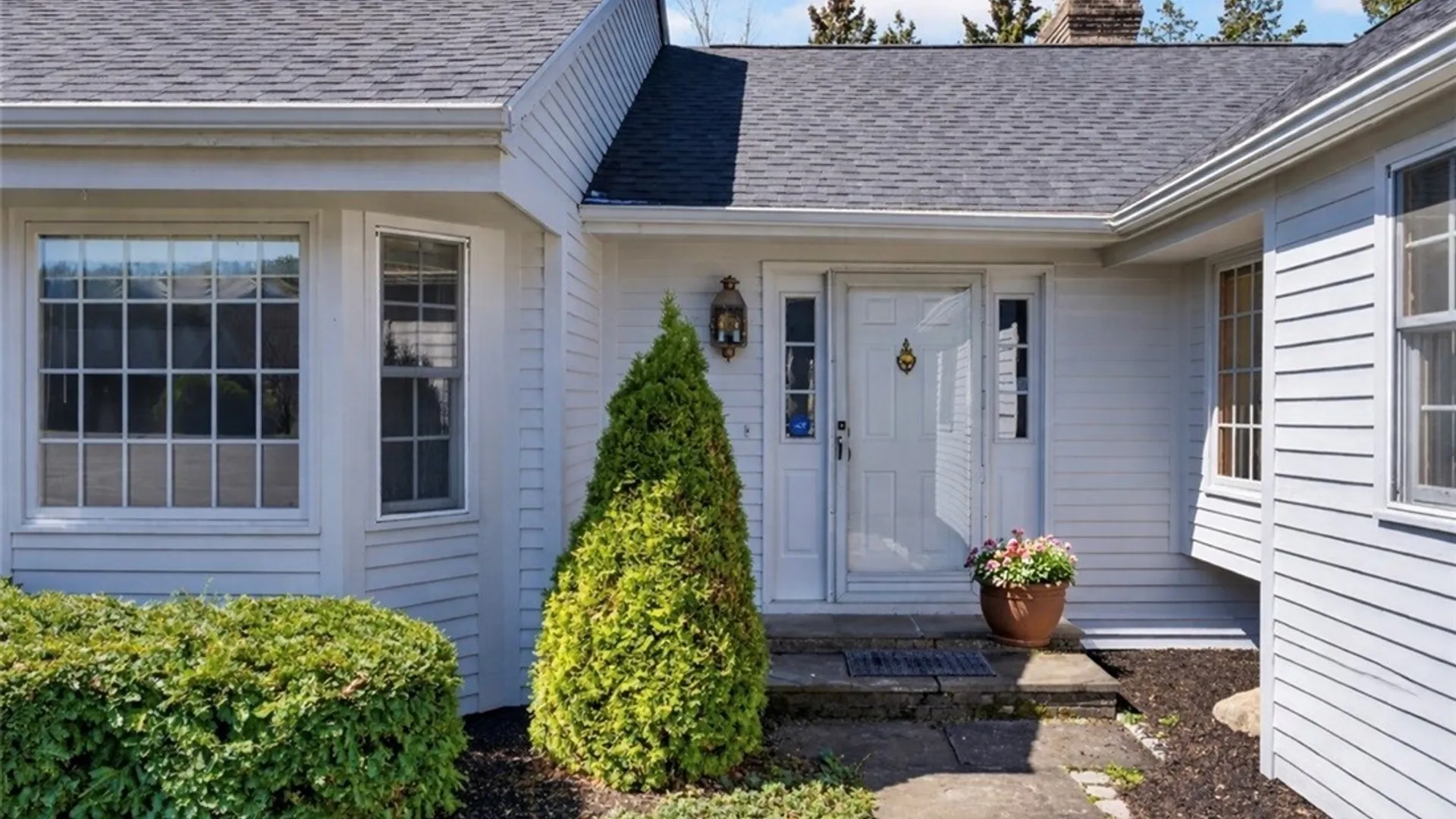 Property at 8300 Decoy Run, Manlius, NY 13104 2