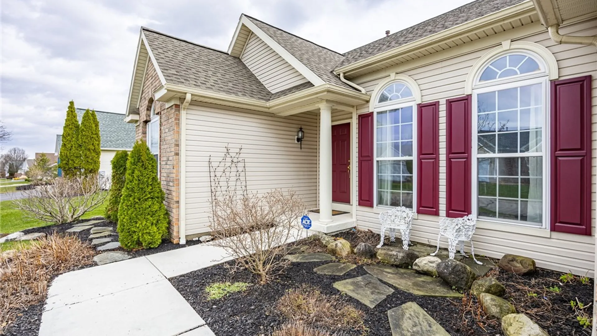 Property at 11 Charissa Run, Henrietta, NY 14623 3