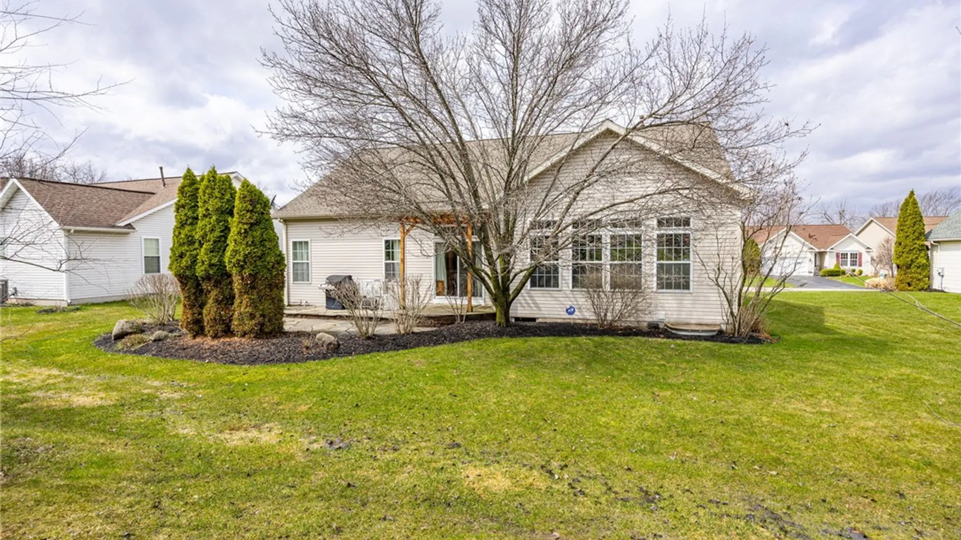 Property at 11 Charissa Run, Henrietta, NY 14623 37