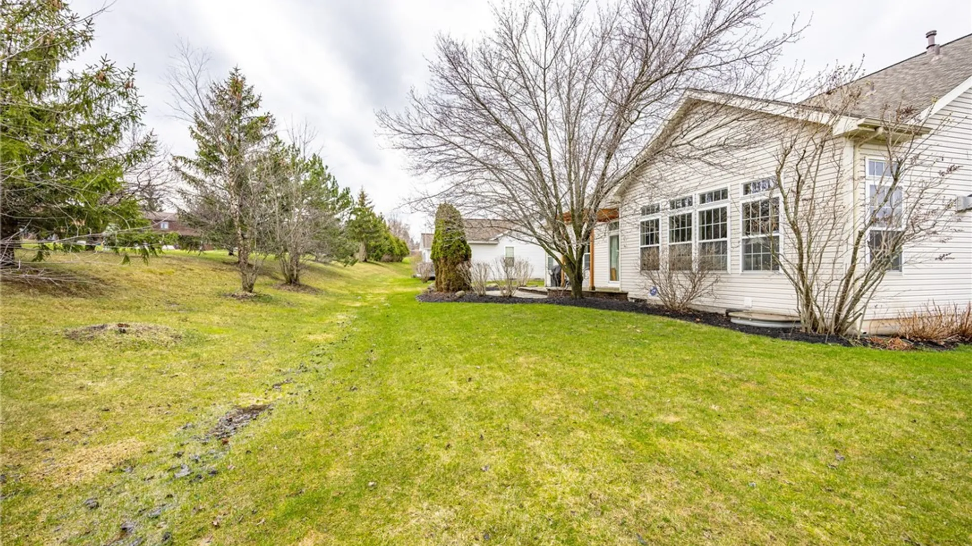 Property at 11 Charissa Run, Henrietta, NY 14623 44