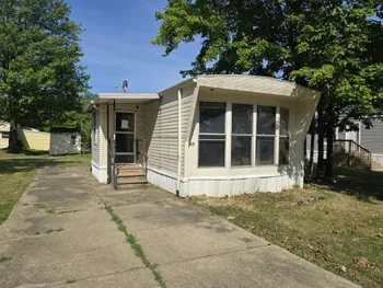 Property at 17 Highridge Terrace, Hamburg, NY 14075