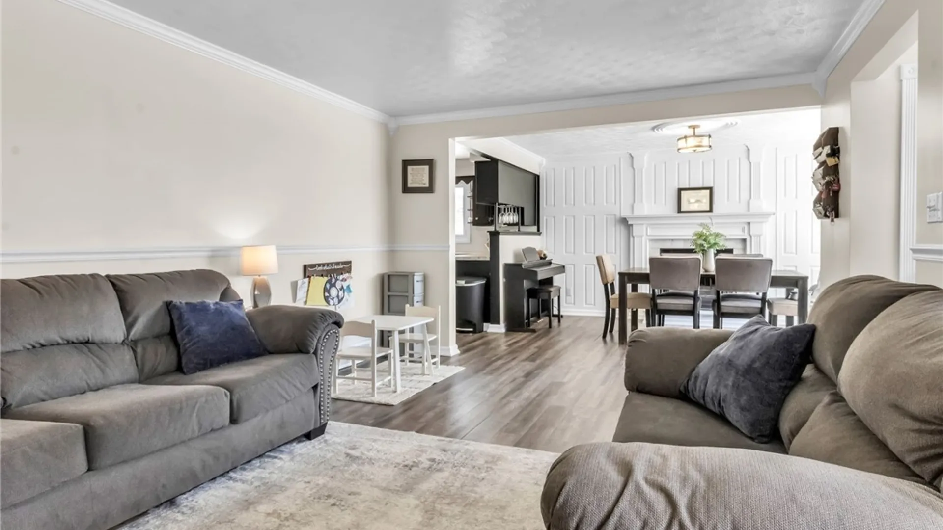 Property at 124 Frantzen, Cheektowaga, NY 14227 5