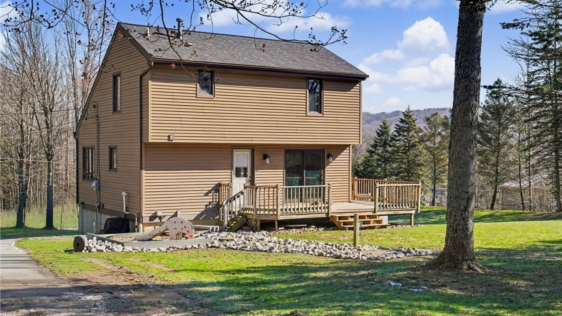 Property at 130 Taylor Hts, Holland, NY 14080 5