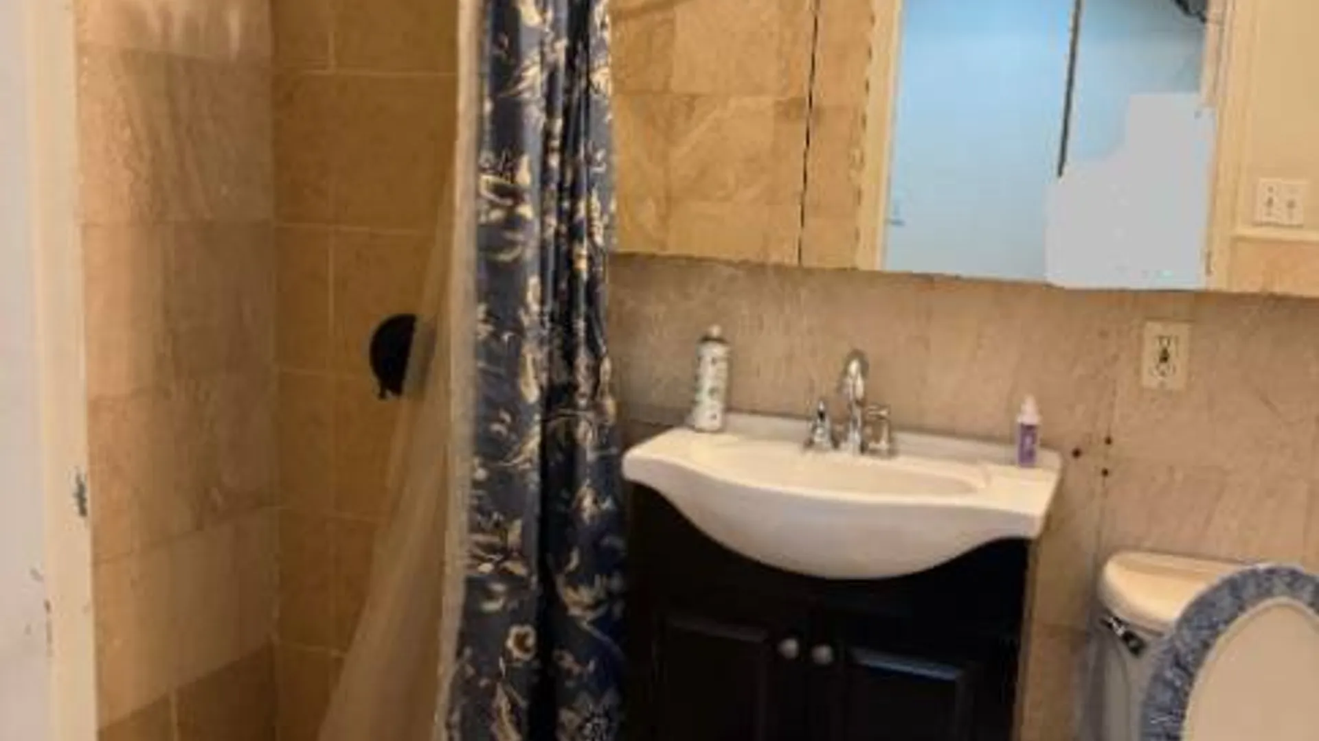 Property at 118-82 Metropolitan Ave, Kew Gardens, NY 11415 10