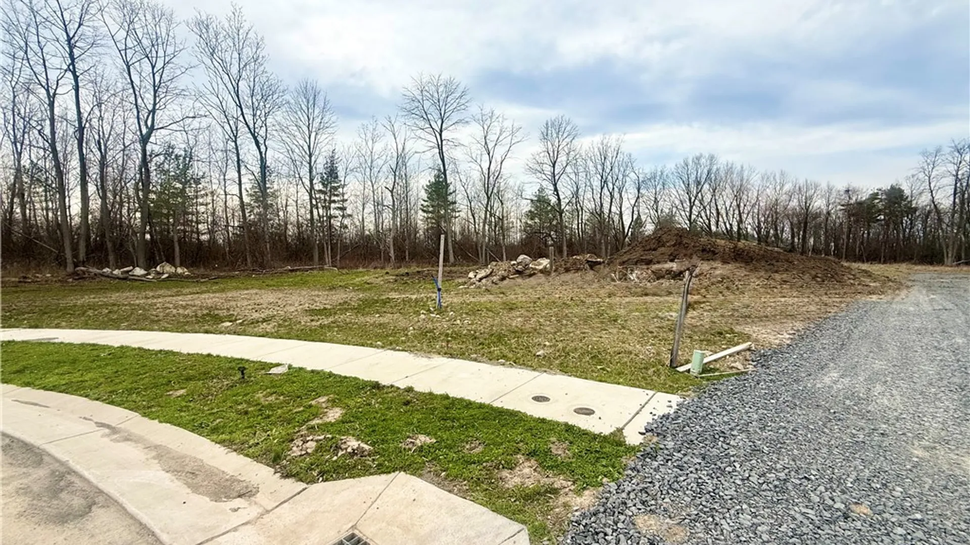 Property at 2016 Mae's Landing, Canandaigua Town, NY 14424 3