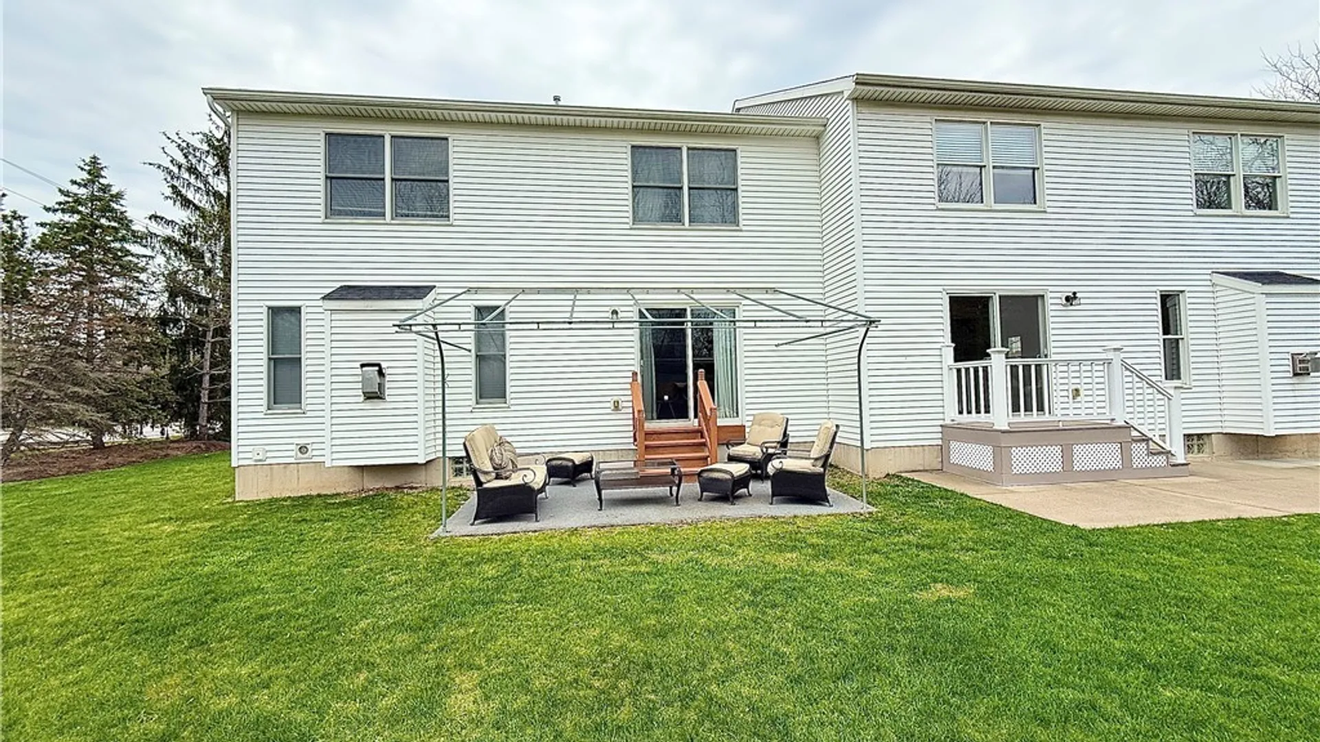 Property at 132 Berwick Lane, Amherst, NY 14051 45
