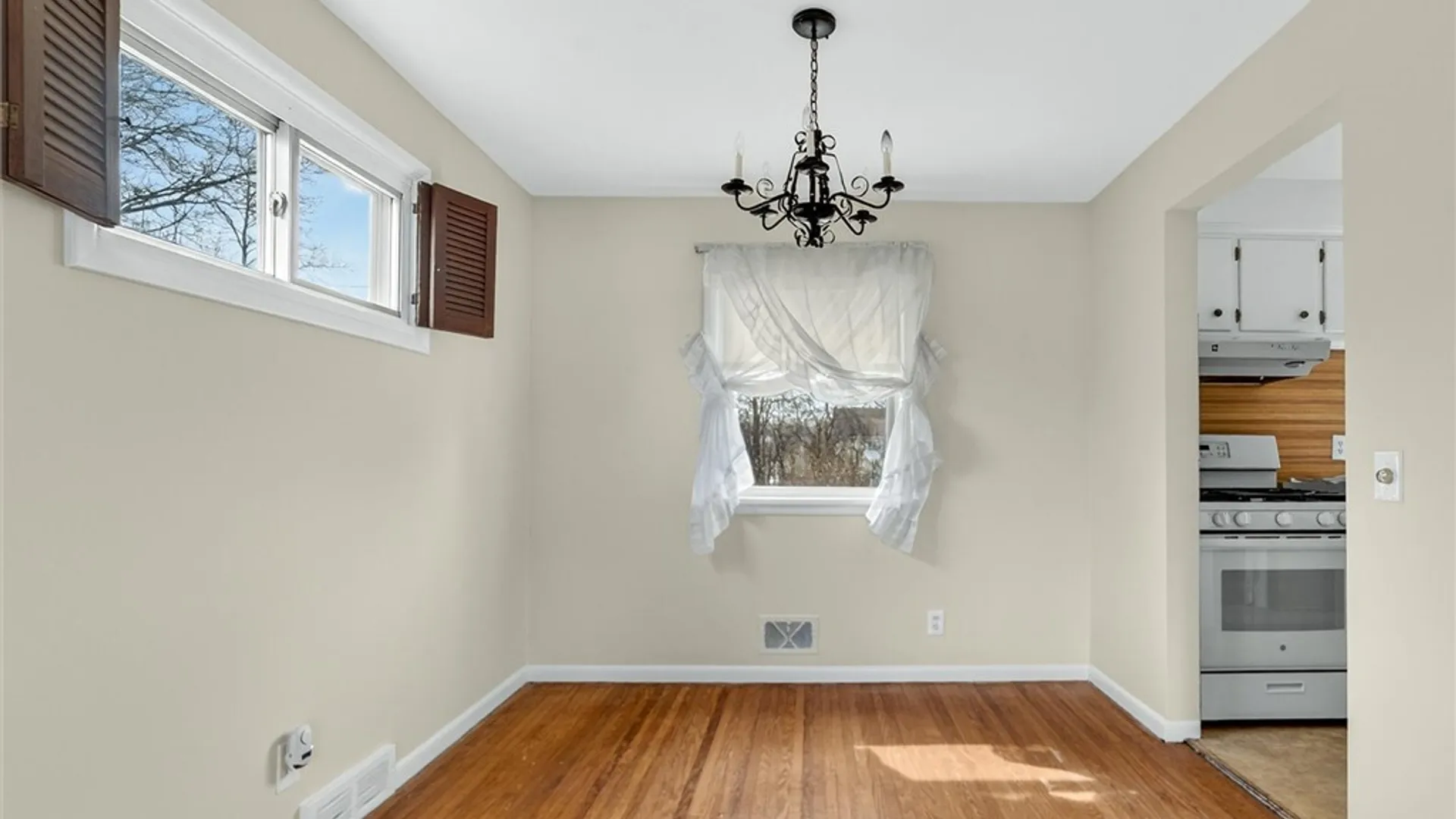 Property at 157 Garden Parkway, Henrietta, NY 14467 8