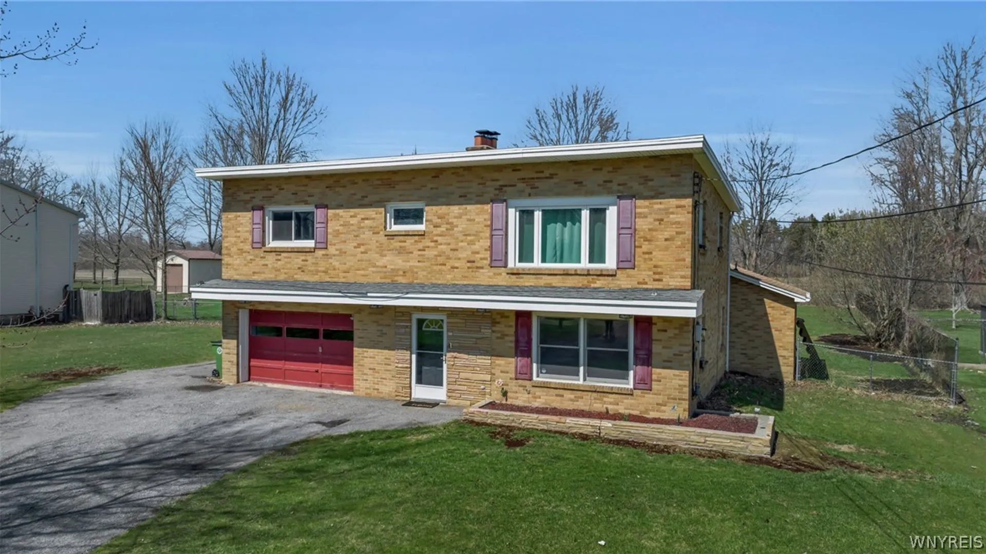 Property at 2981 Krueger Road, Wheatfield, NY 14120 2