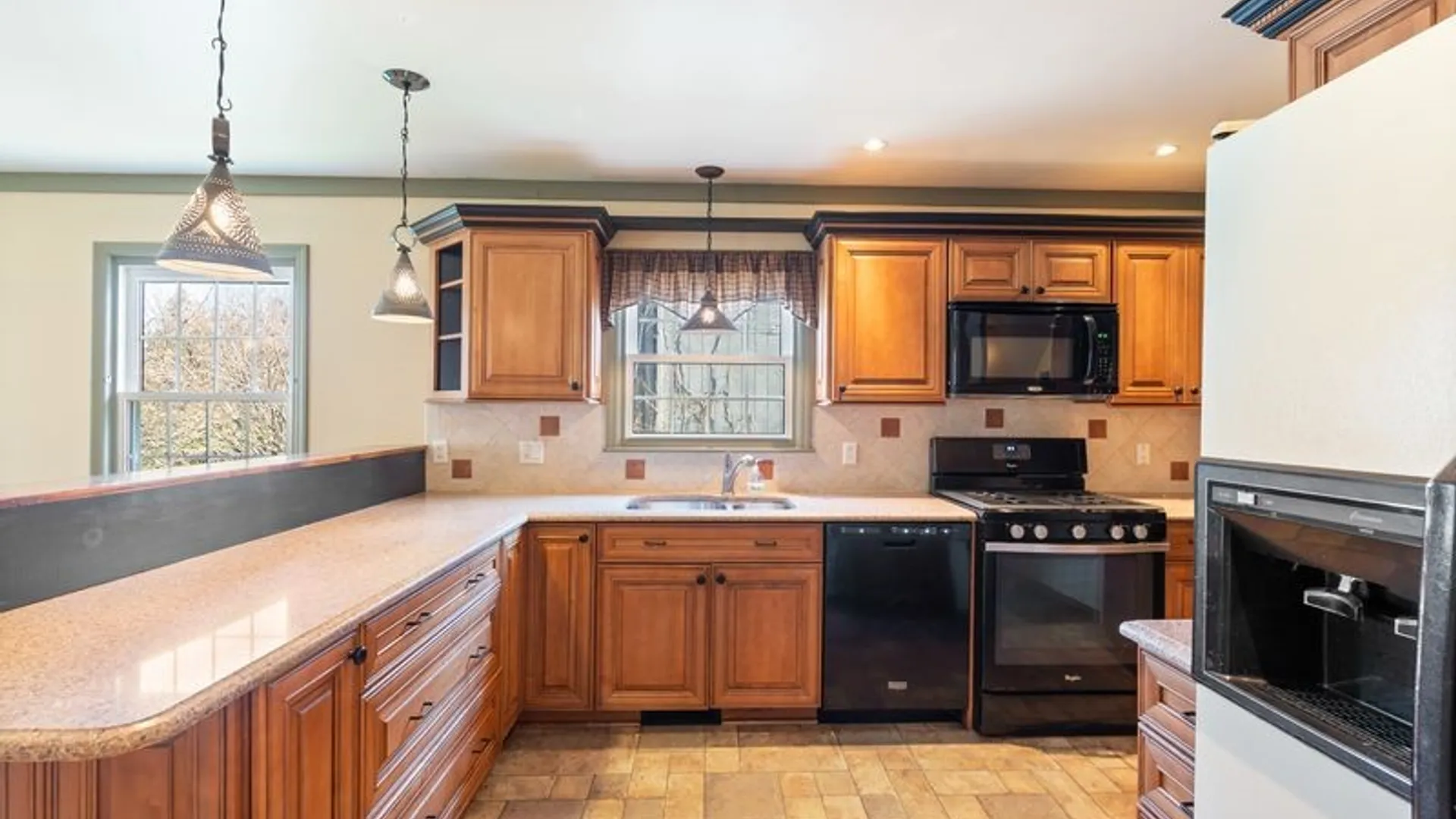 Property at 91 Apple Creek Lane, Greece, NY 14612 12