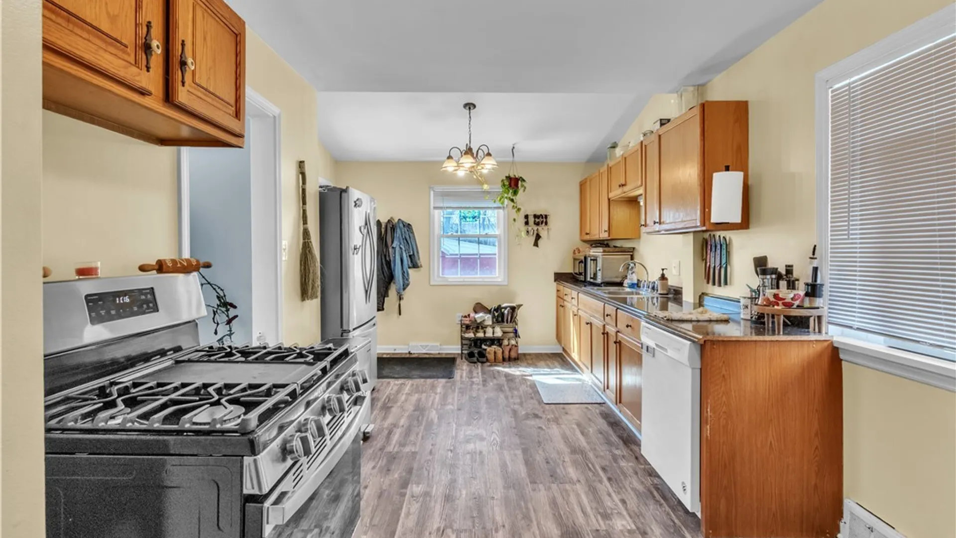 Property at 211 Olmstead Avenue, Lancaster, NY 14043 17