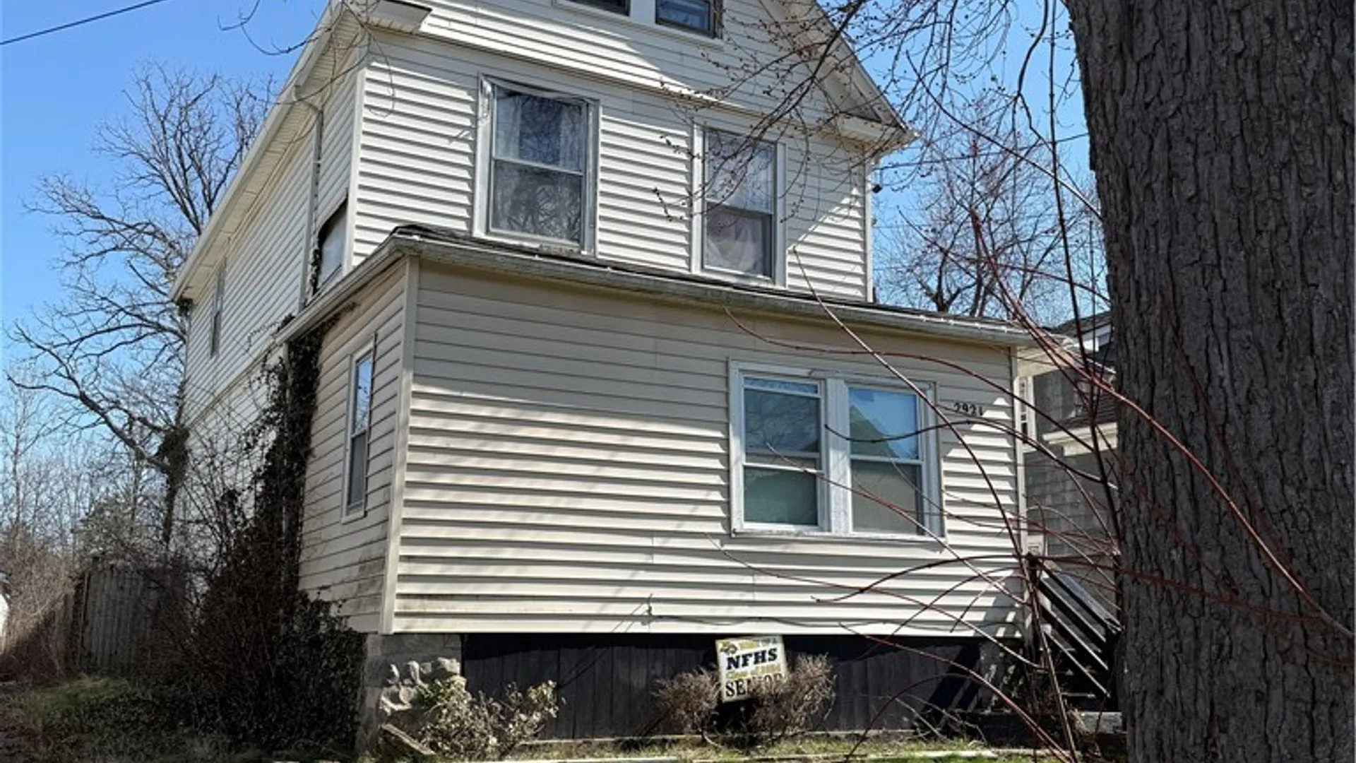 Property at 2921 Mckoon Avenue, Niagara Falls, NY 14305 2
