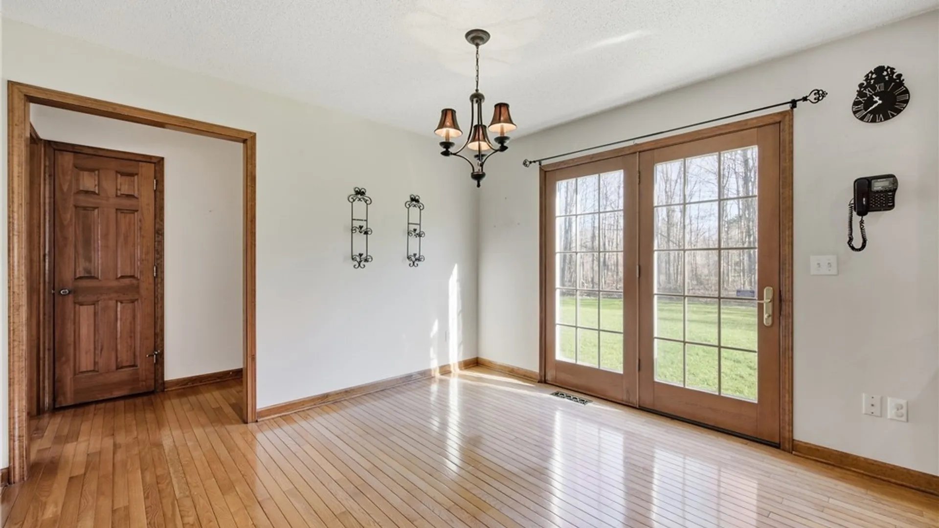 Property at 2665 Lakeview Road, Hamburg, NY 14085 15