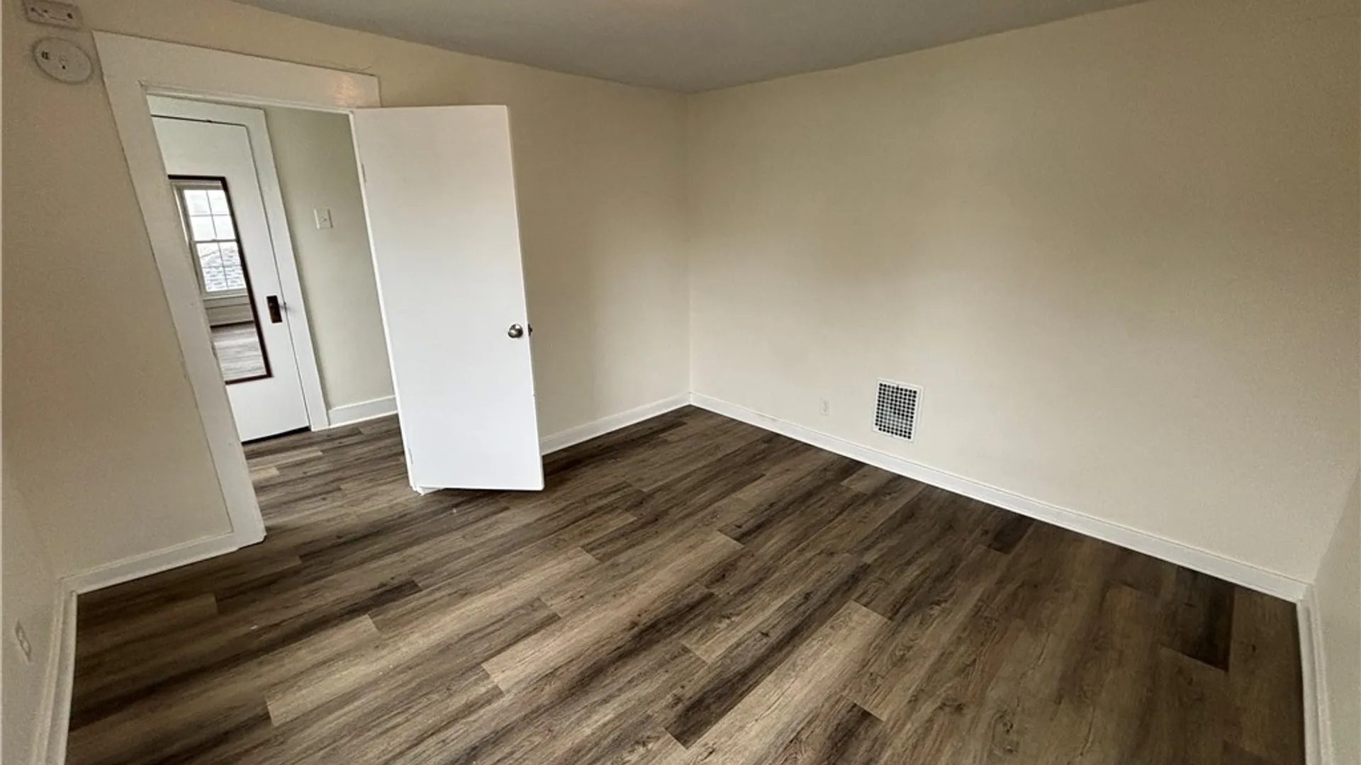 Property at 424 Ulster Street, Syracuse, NY 13204 9