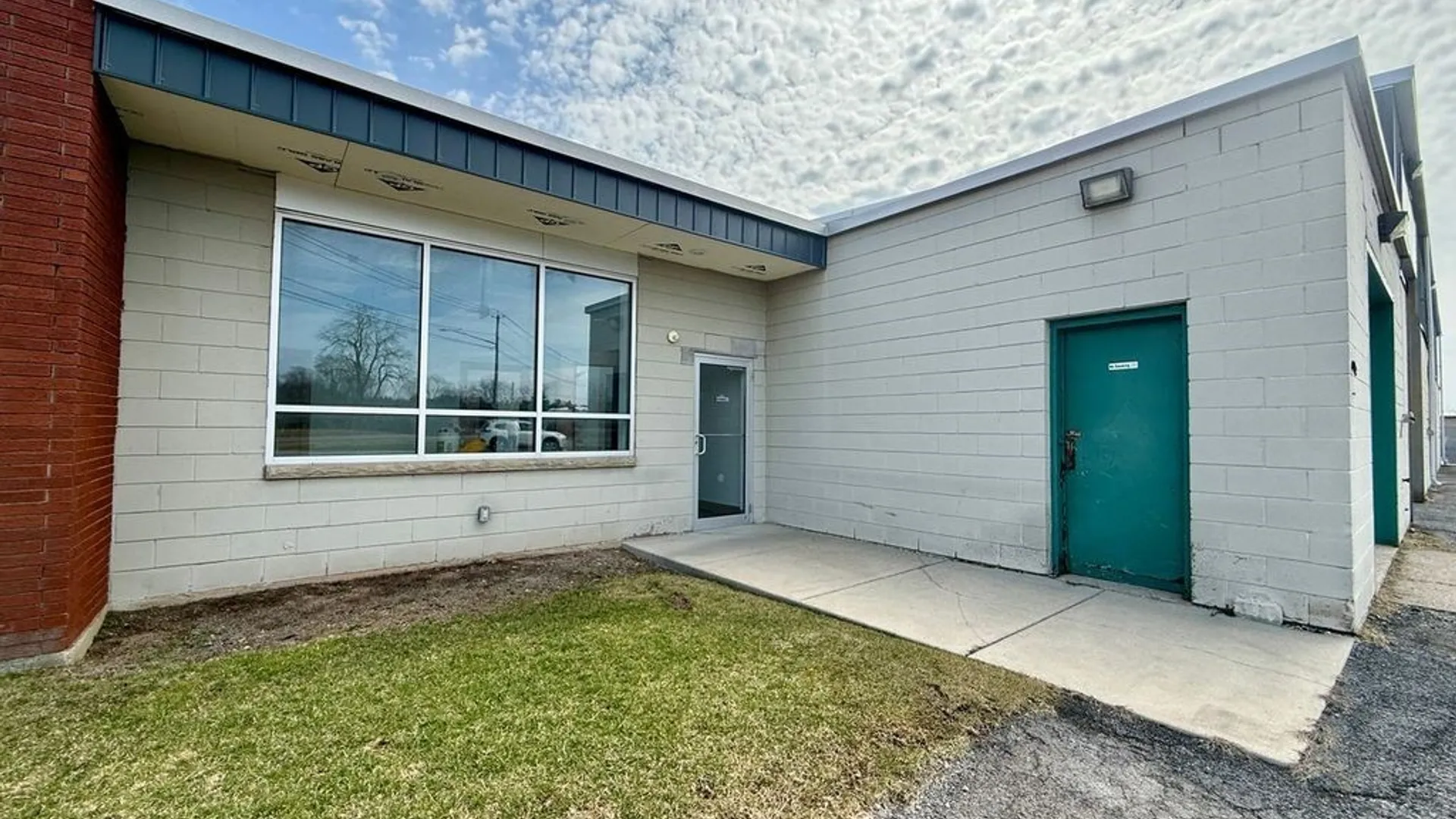 Property at 8555 Packard Road, Niagara, NY 14304 2