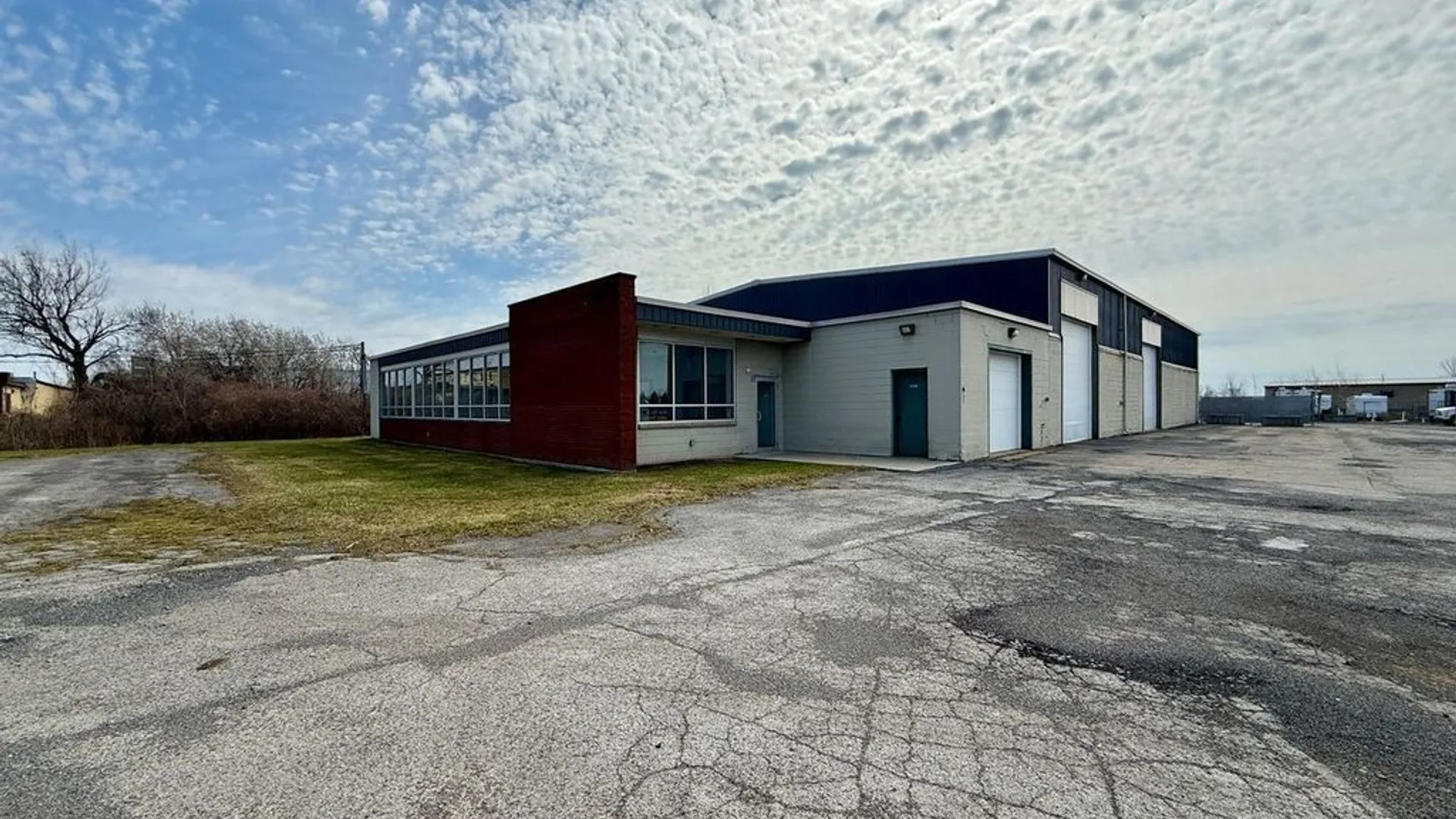 Property at 8555 Packard Road, Niagara, NY 14304 5