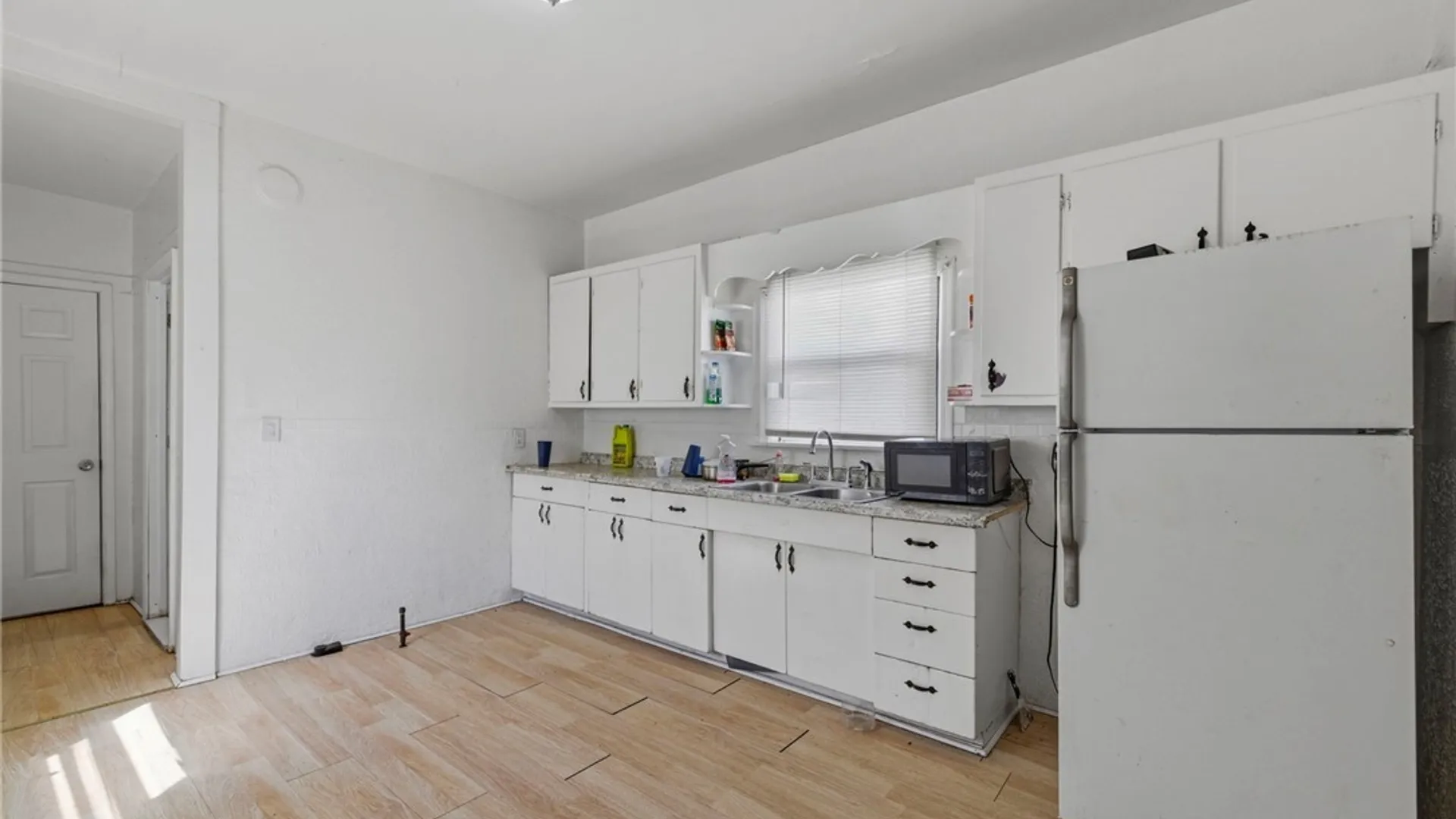 Property at 198 Grape Street, Buffalo, NY 14204 12