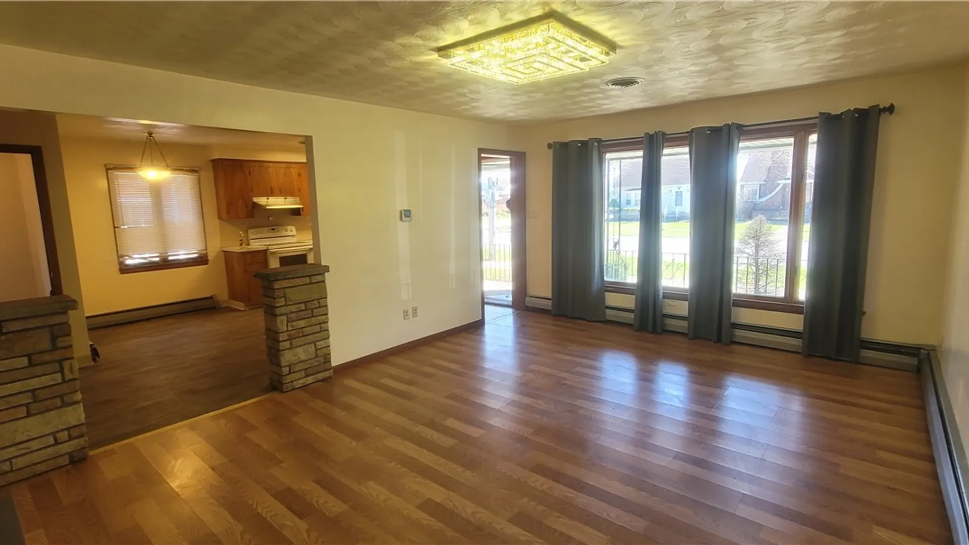 Property at 2494 Forest Avenue, Niagara Falls, NY 14301 15