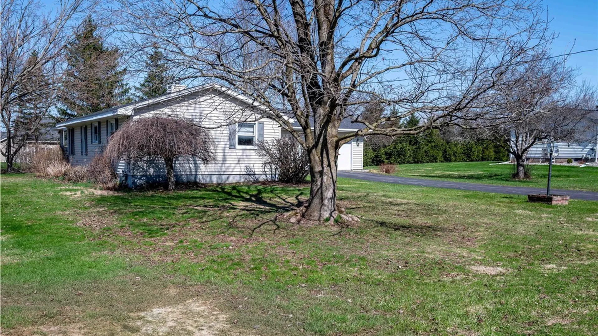 Property at 5875 Columbus Drive, Marcy, NY 13403 5