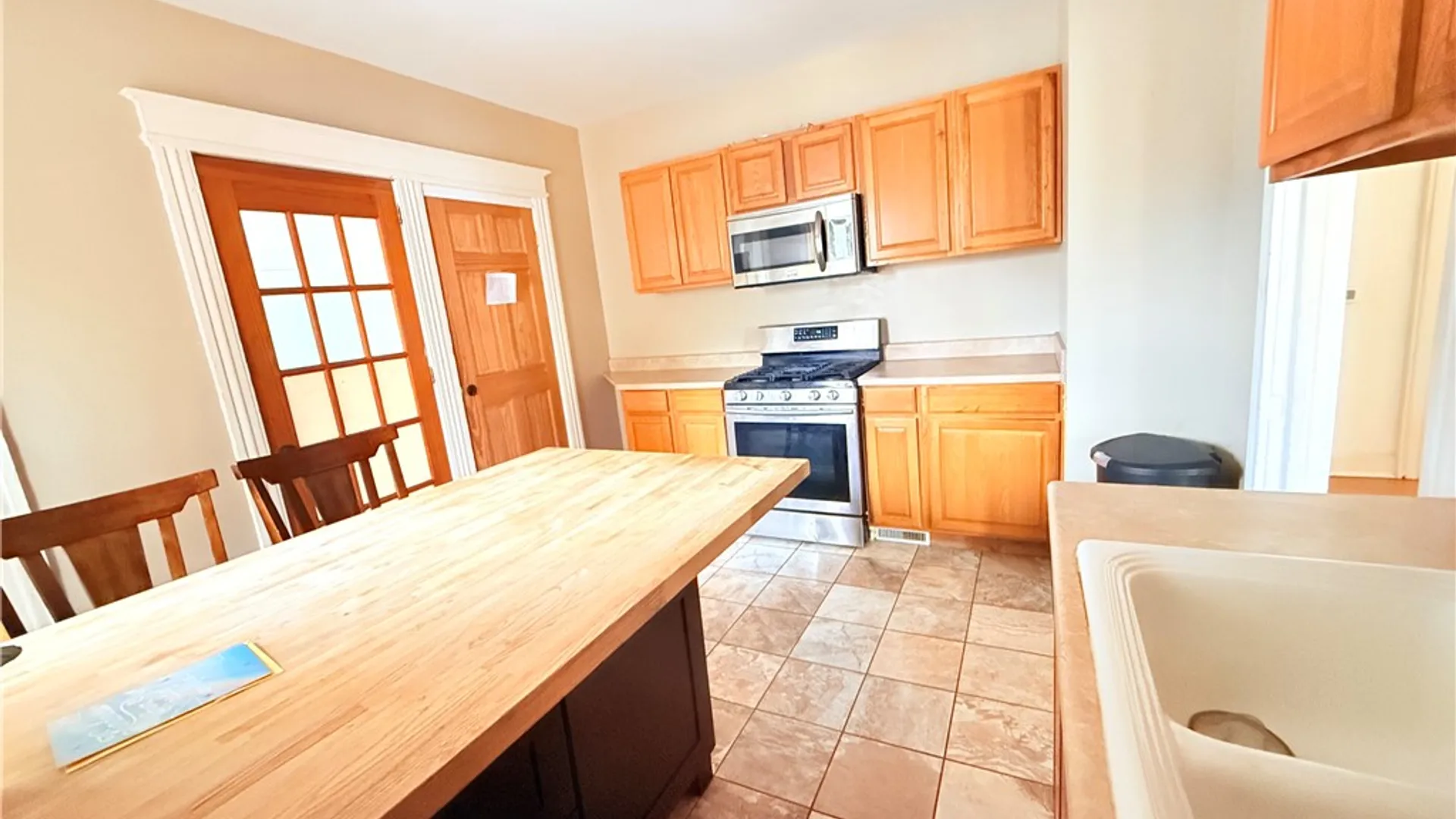 Property at 948 Monroe Avenue, Rochester, NY 14607 4