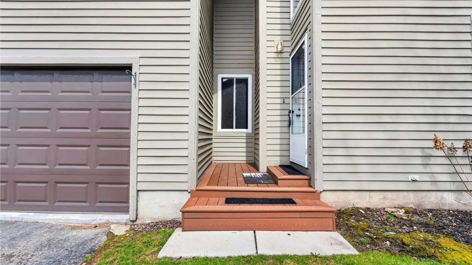 Property at 8243 Honeysuckle Drive, Clay, NY 13090 5