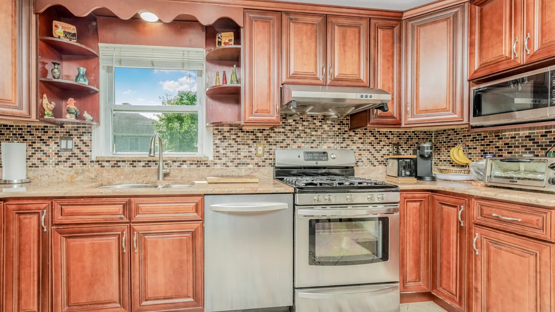 Property at 16 June St, Yonkers, NY 10710 13