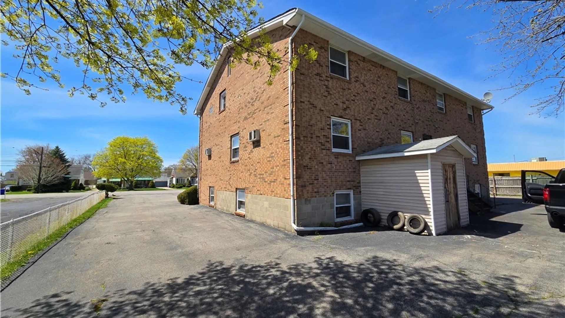 Property at 735 Harlem Road, West Seneca, NY 14224 4