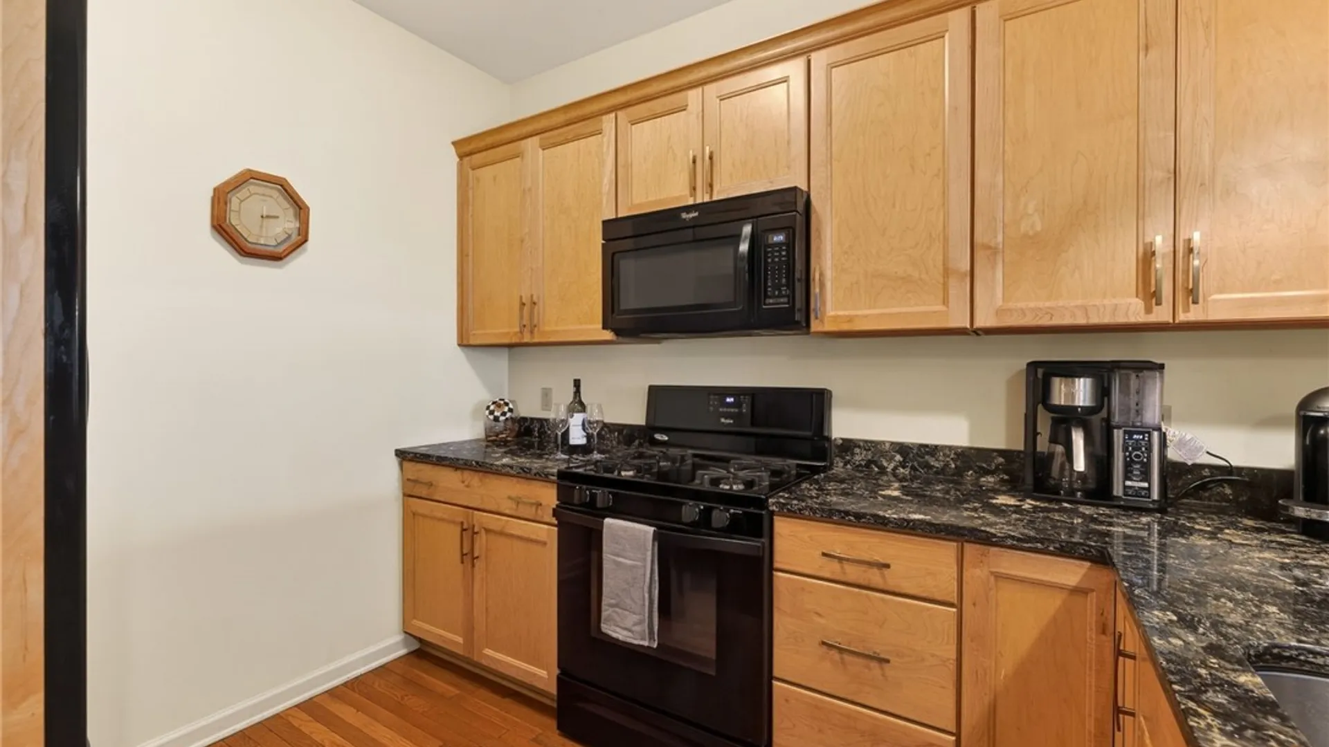 Property at 271 Bretlyn Circle Circle, Brighton, NY 14618 11