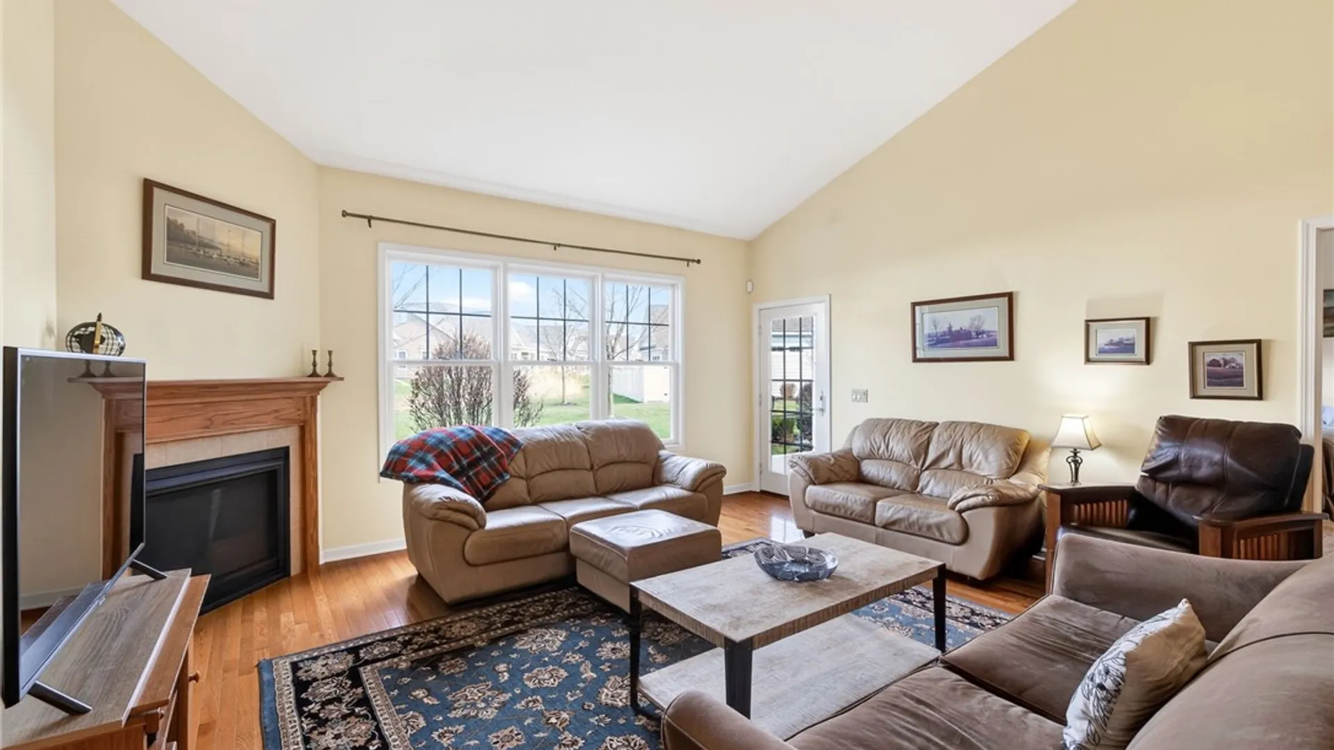 Property at 271 Bretlyn Circle Circle, Brighton, NY 14618 17