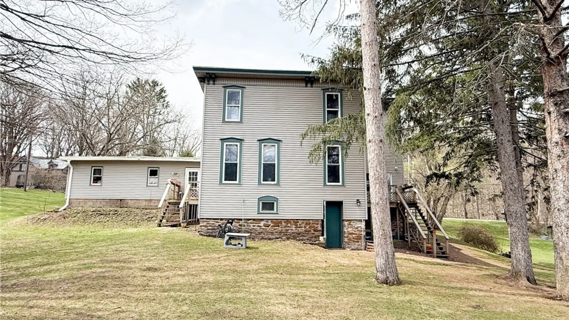 Property at 1083 Glenwood Circle, Oneida, NY 13421 2