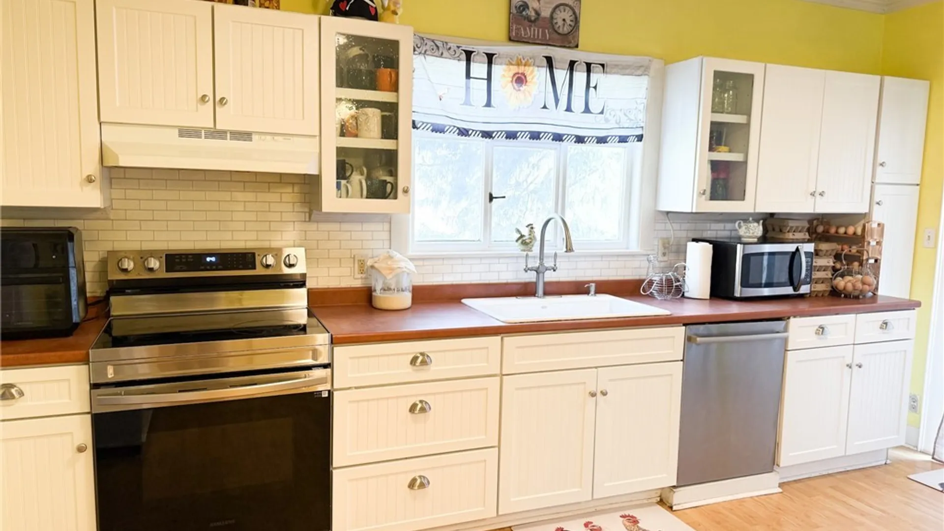 Property at 1083 Glenwood Circle, Oneida, NY 13421 4