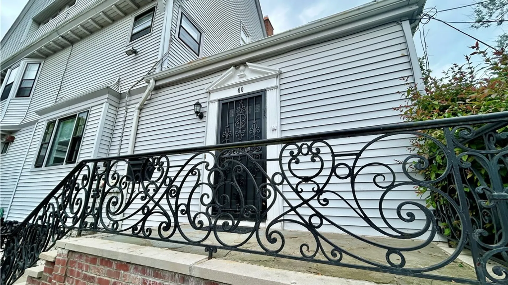 Property at 40 Oakland Place, Buffalo, NY 14222 3