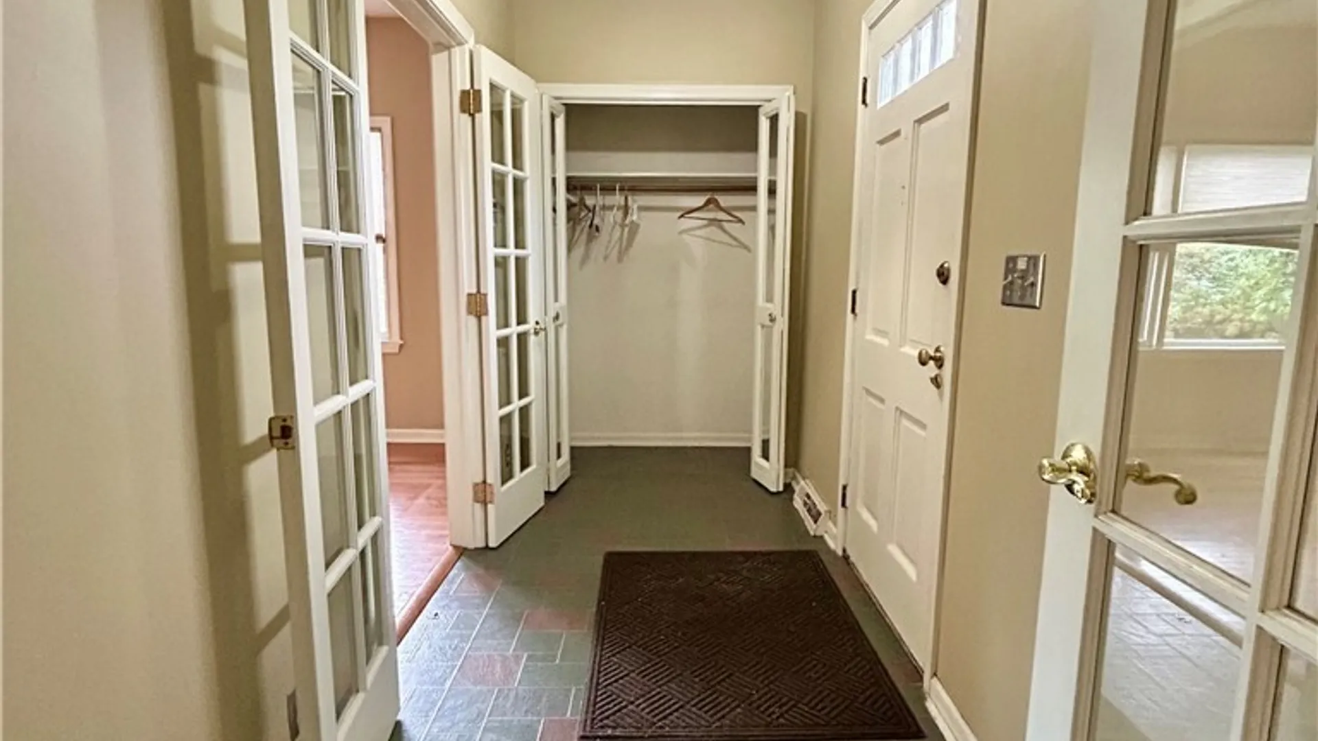 Property at 40 Oakland Place, Buffalo, NY 14222 4