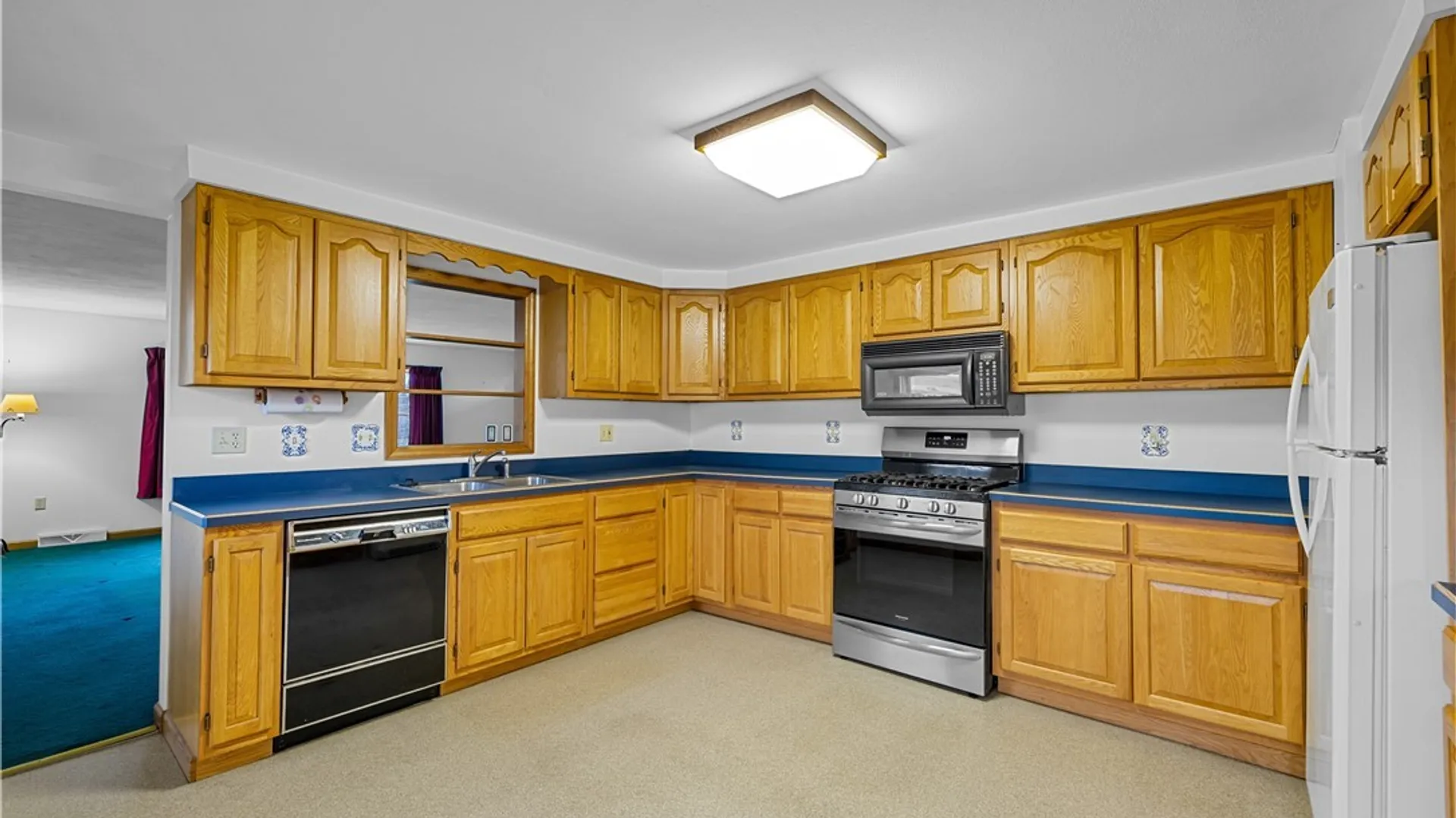 Property at 65 Sherrill Lane, New Hartford, NY 13413 15