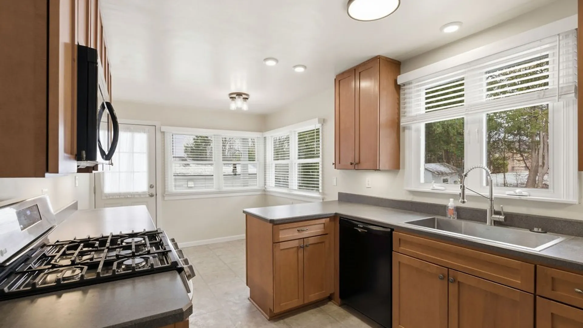 Property at 111 Fiordon Road, DeWitt, NY 13214 37