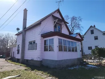 811 Cedar Avenue, Niagara Falls, NY 14301