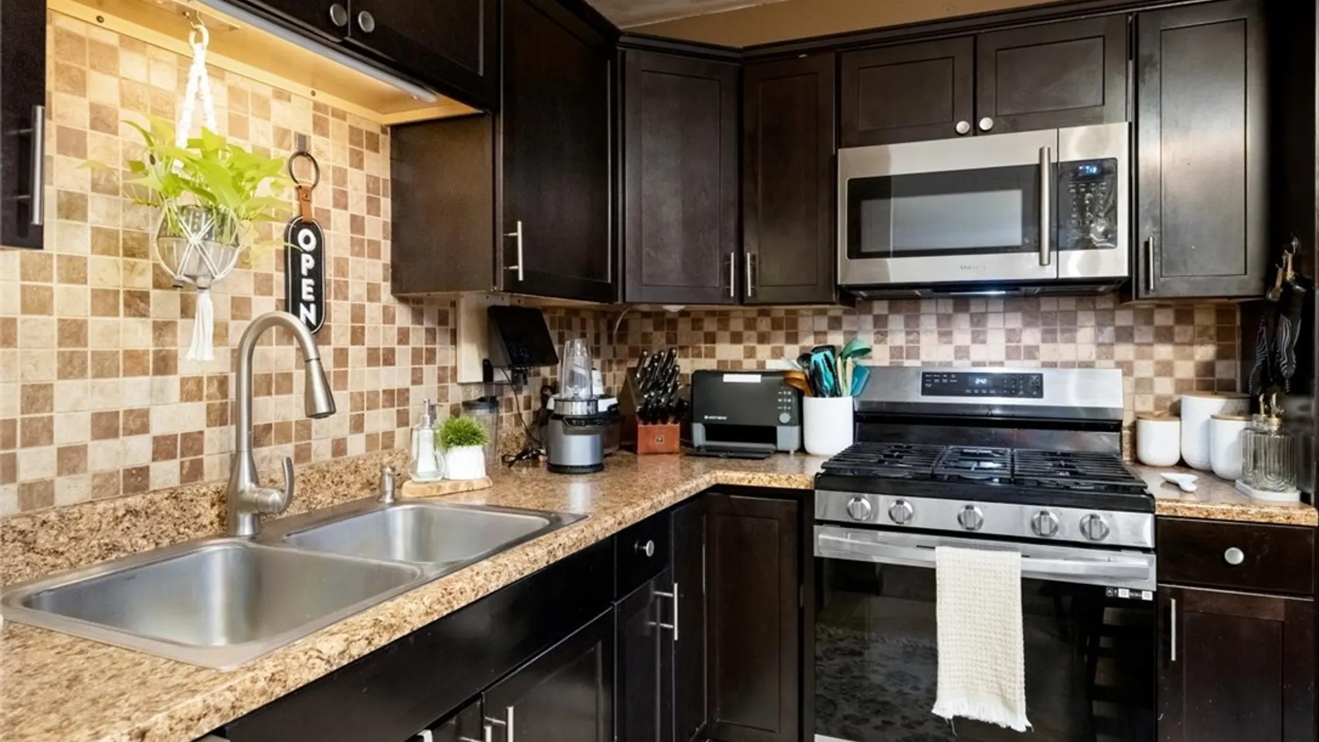 Property at 4 Theresa Court, Utica, NY 13502 16