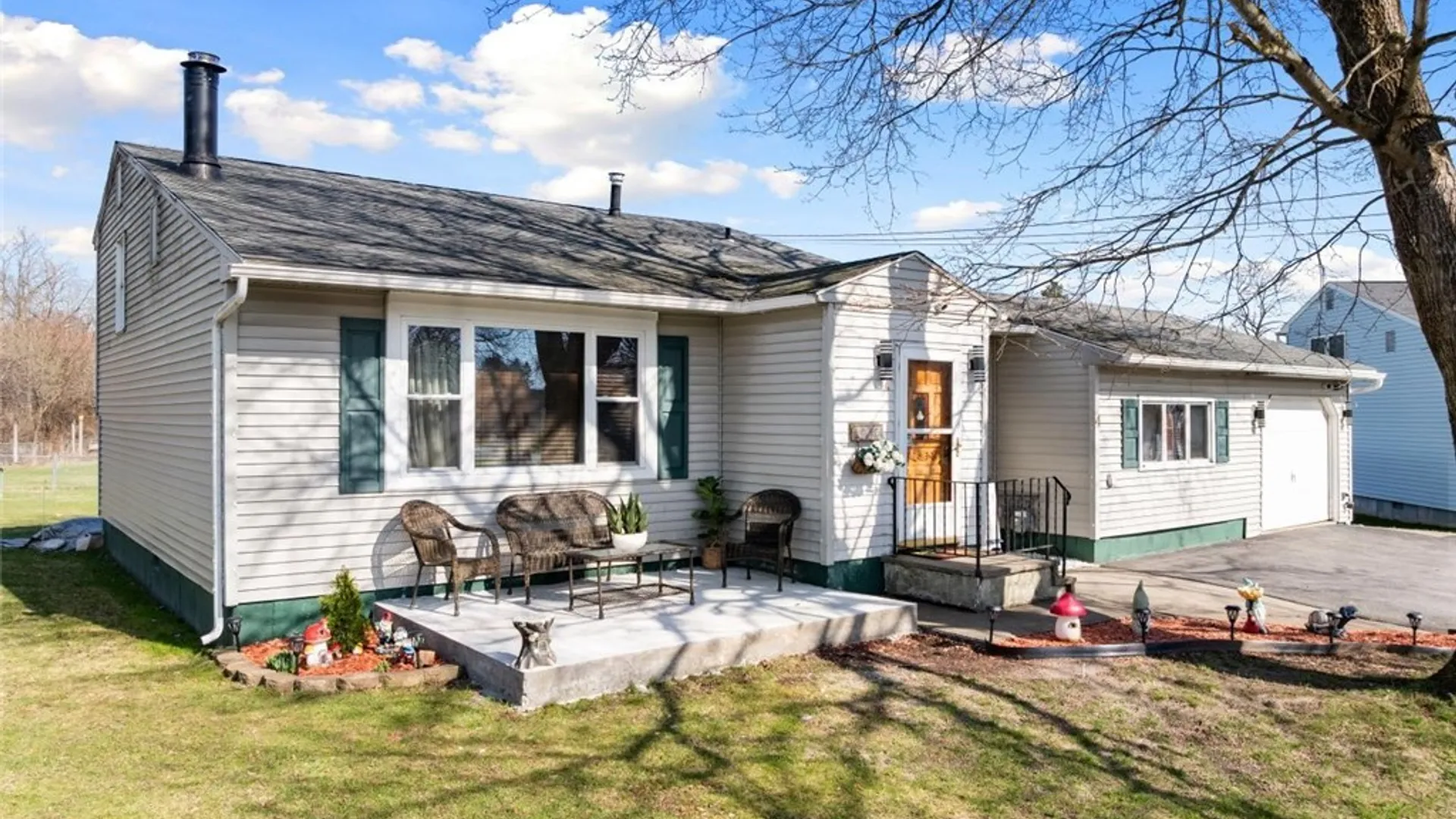 Property at 4 Theresa Court, Utica, NY 13502 3