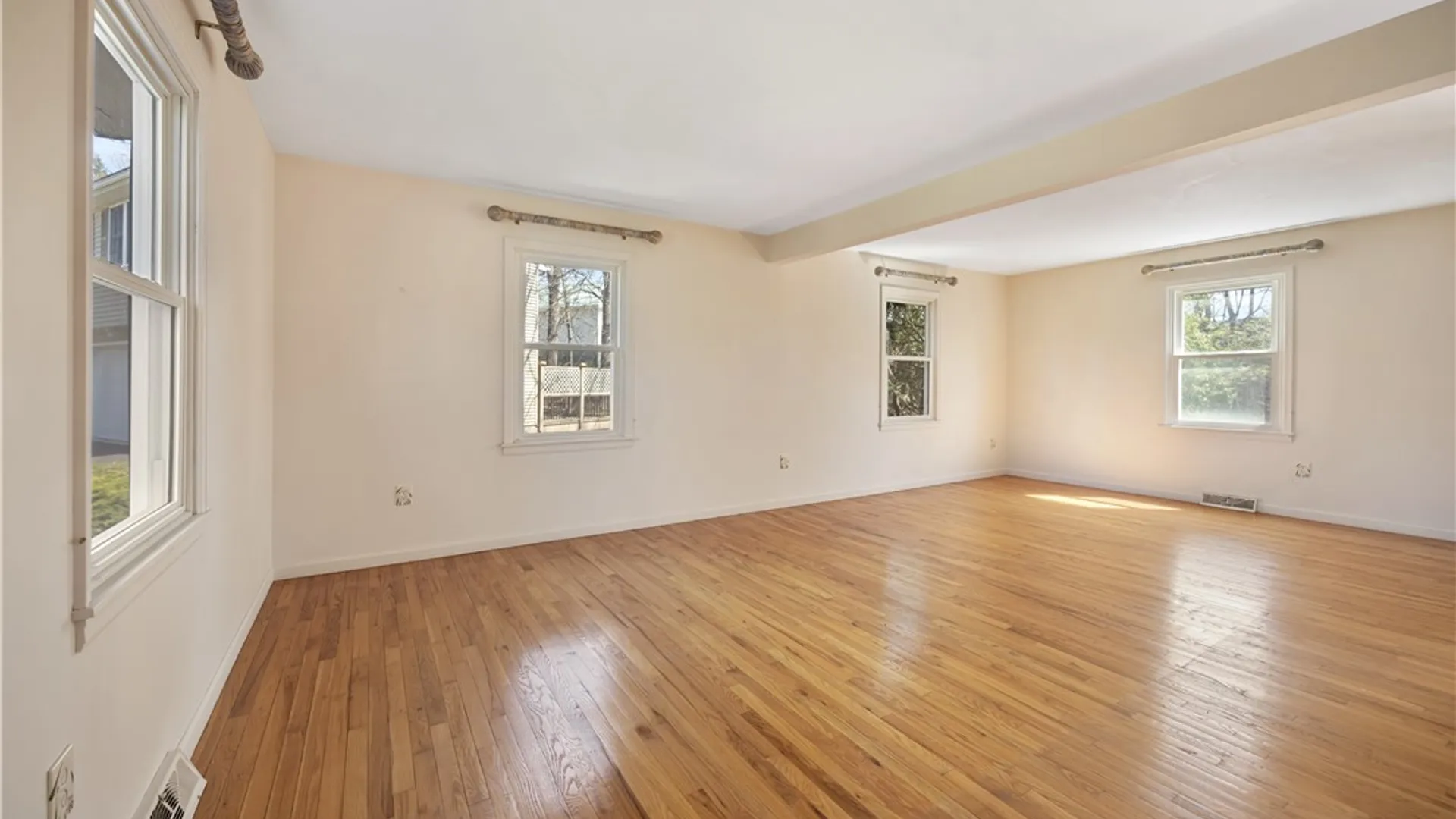 Property at 3 Tremain Drive, Manlius, NY 13066 18