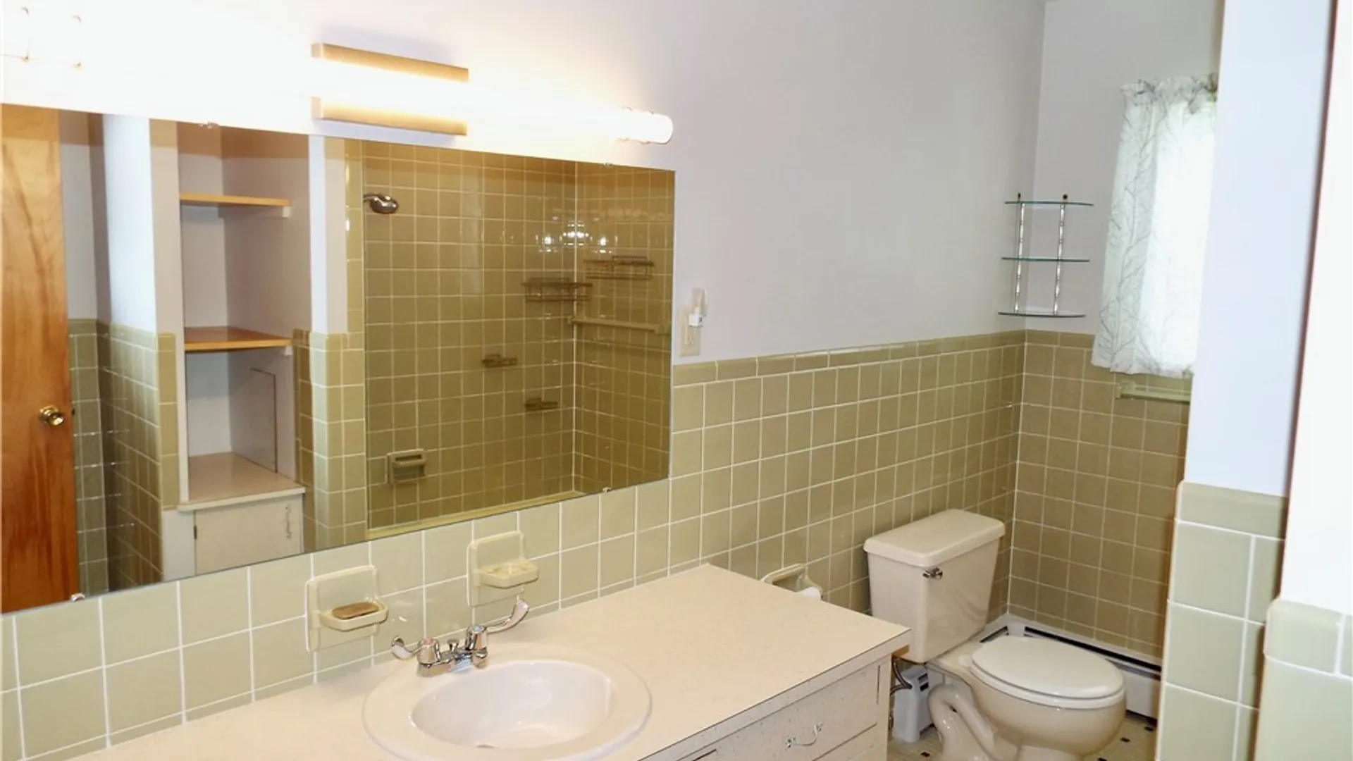 Property at 381 Genesee St, Oneida, NY 13421 34