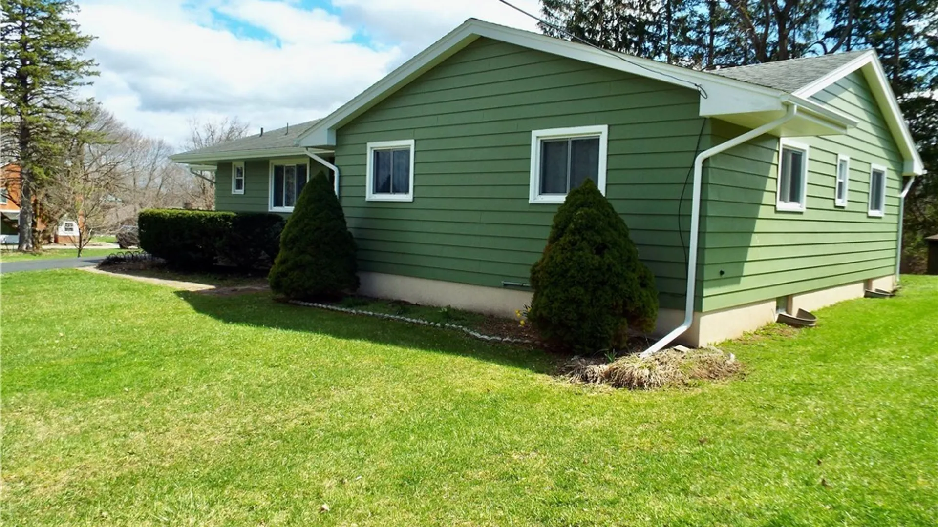 Property at 381 Genesee St, Oneida, NY 13421 5