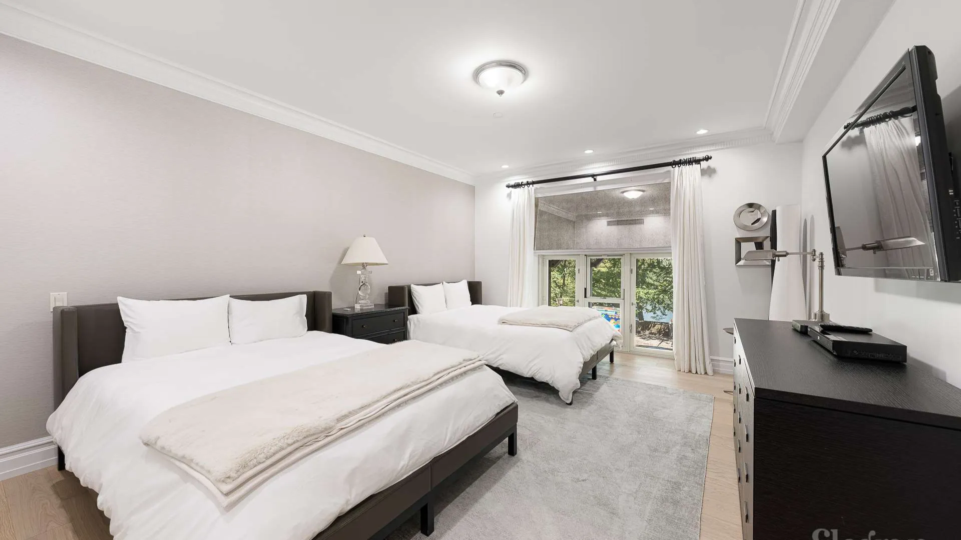 Property at 1 Central Park South, New York, NY 10019 4