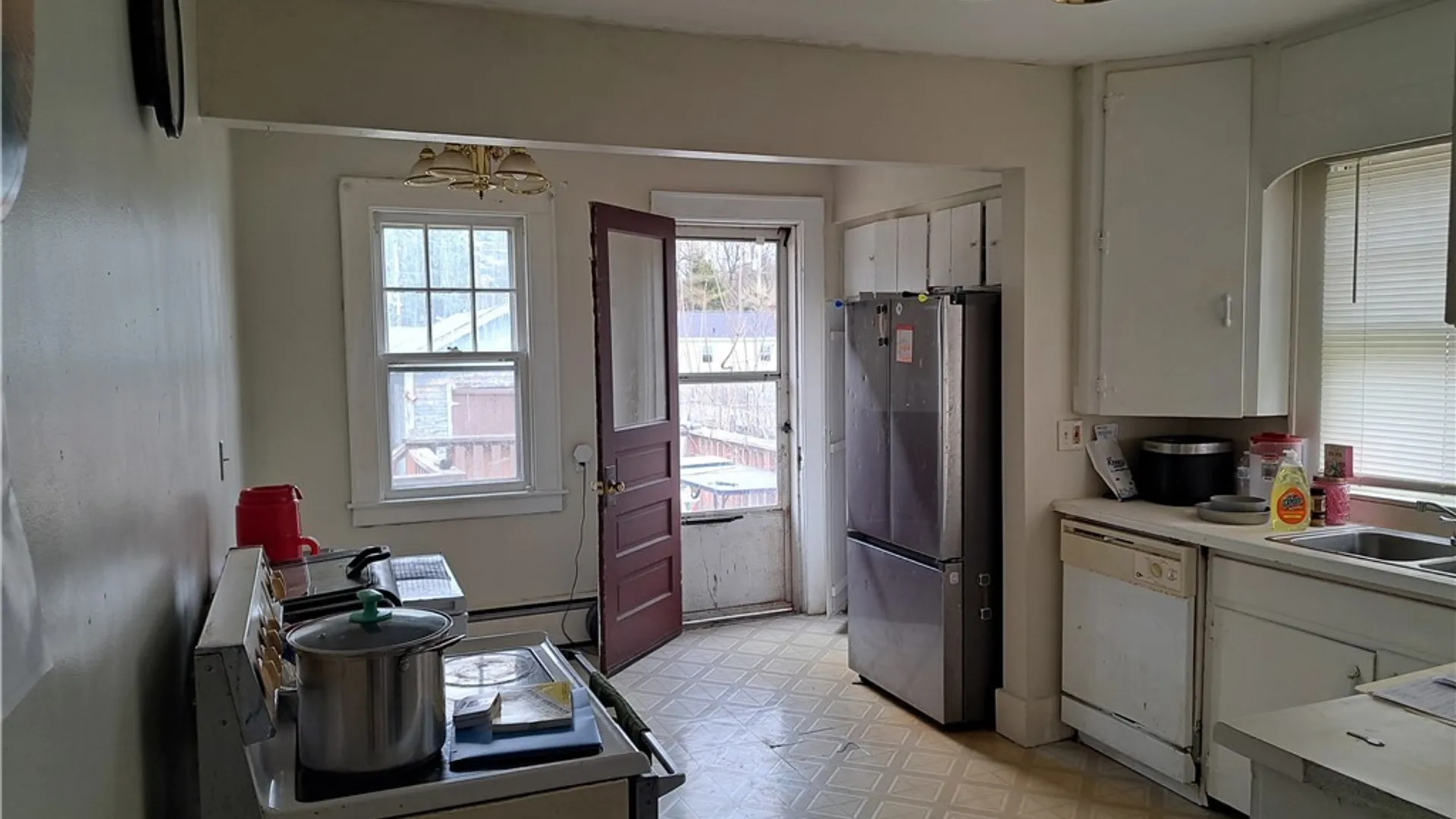 Property at 203 Cheltenham Road, Syracuse, NY 13205 13