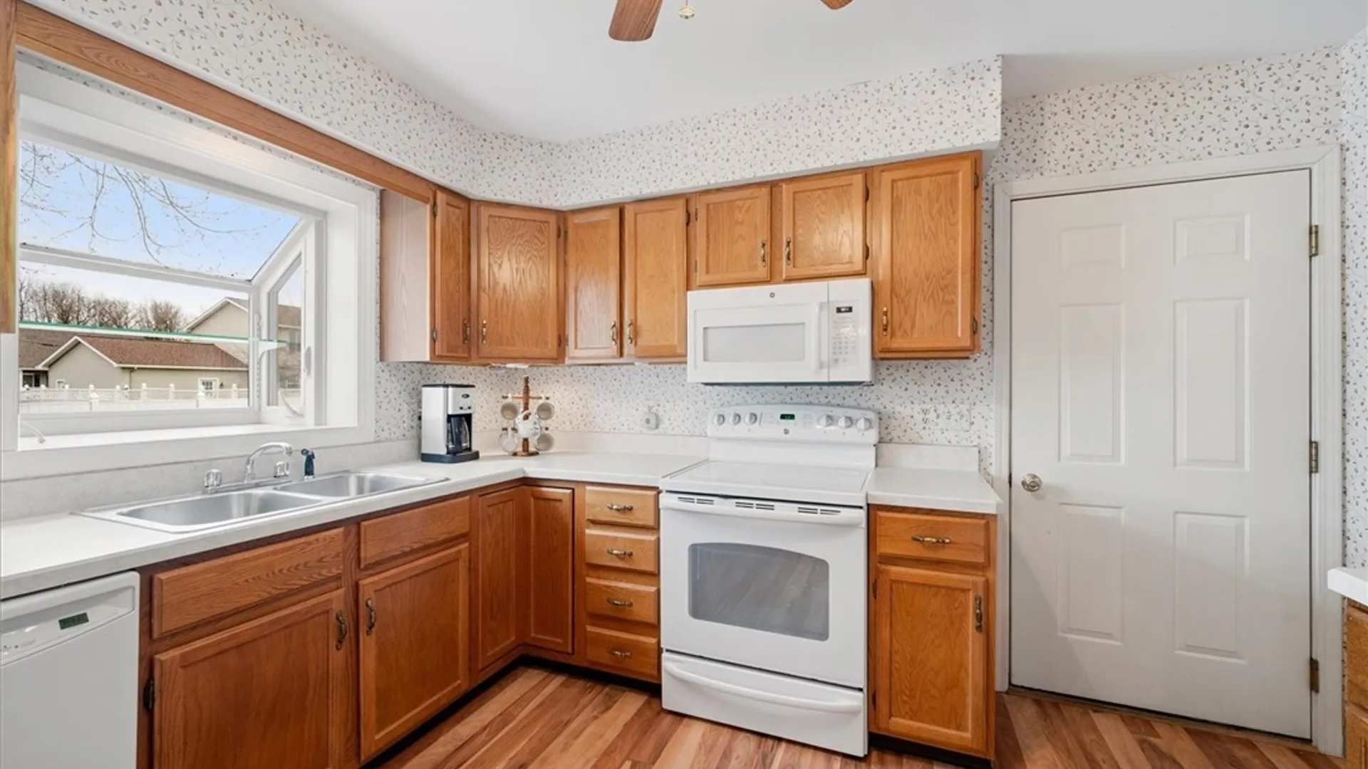 Property at 416 Primo Avenue, Vernon, NY 13461 18