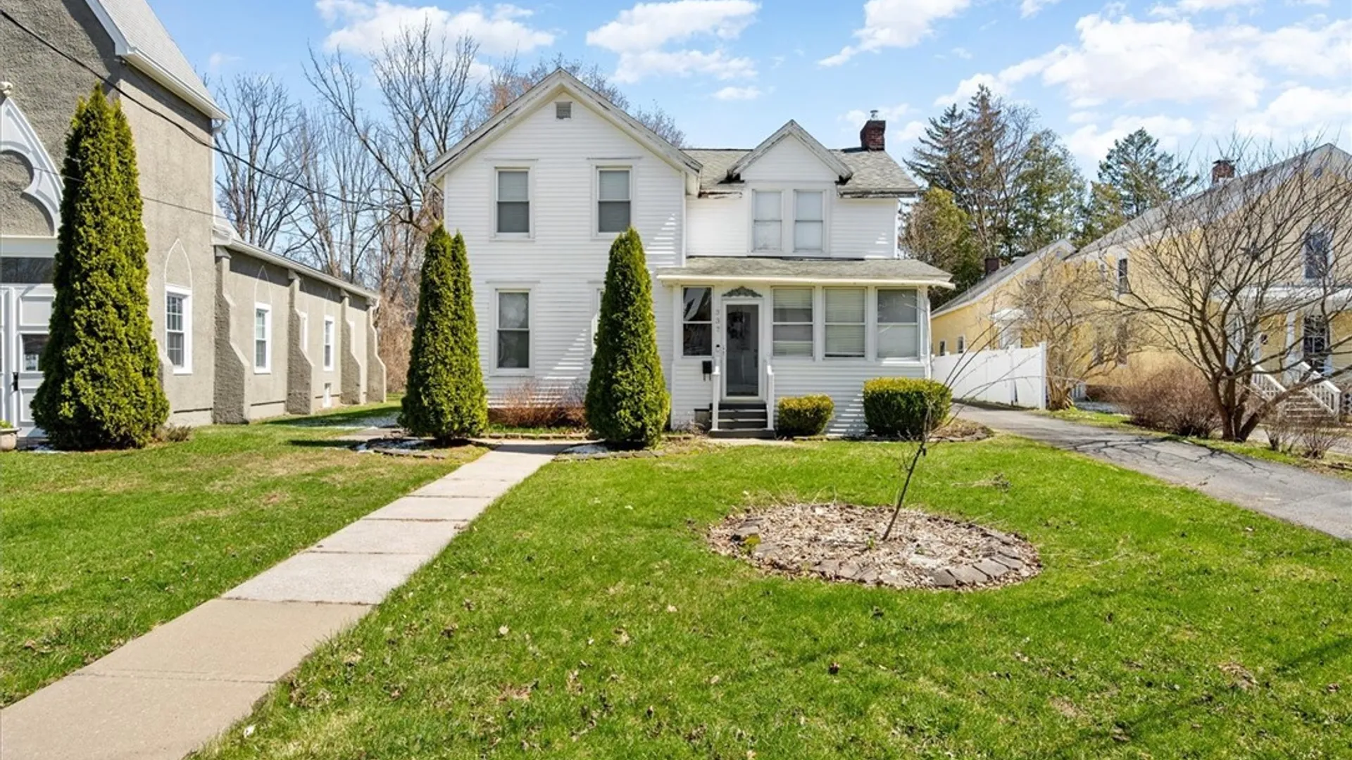 Property at 337 Macarthur Parkway, Oneida, NY 13421 2