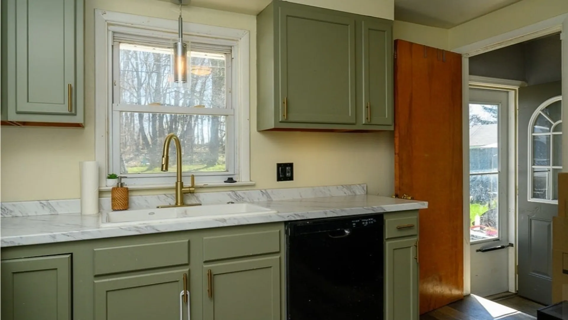 Property at 94 Bridlewood Drive, Lockport City, NY 14094 10