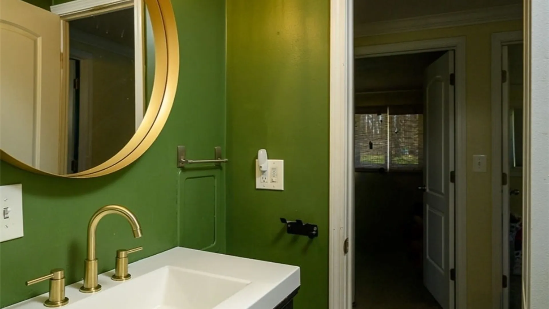 Property at 94 Bridlewood Drive, Lockport City, NY 14094 15